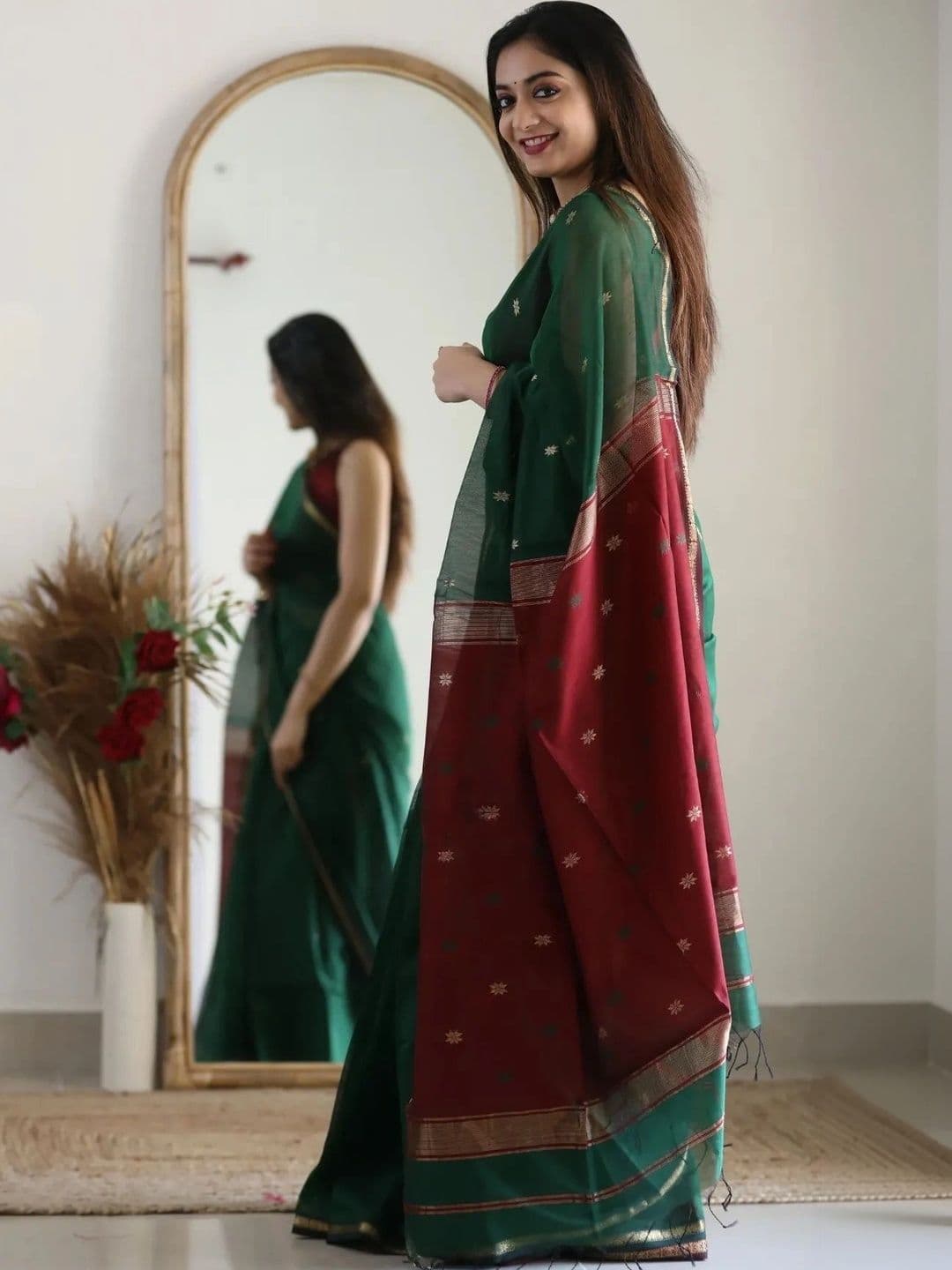 wearsquad Zari Art Silk Banarasi Saree thumbnail 2