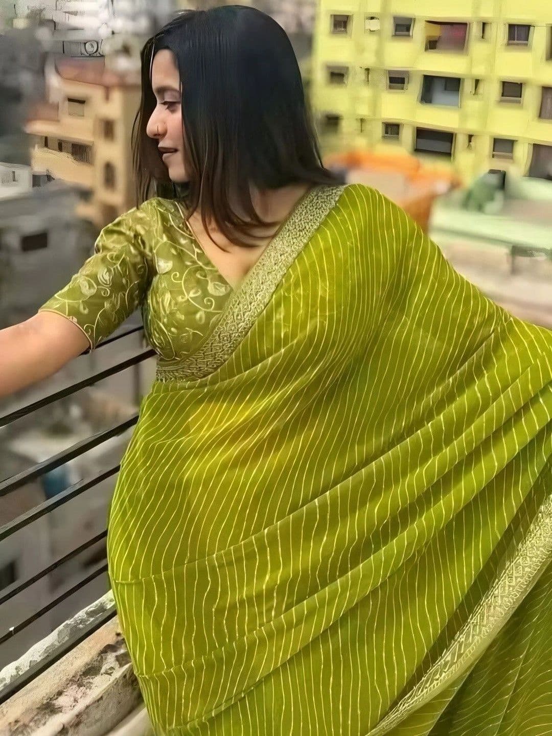 RENBRIZA Embroidered Poly Georgette Saree thumbnail 2