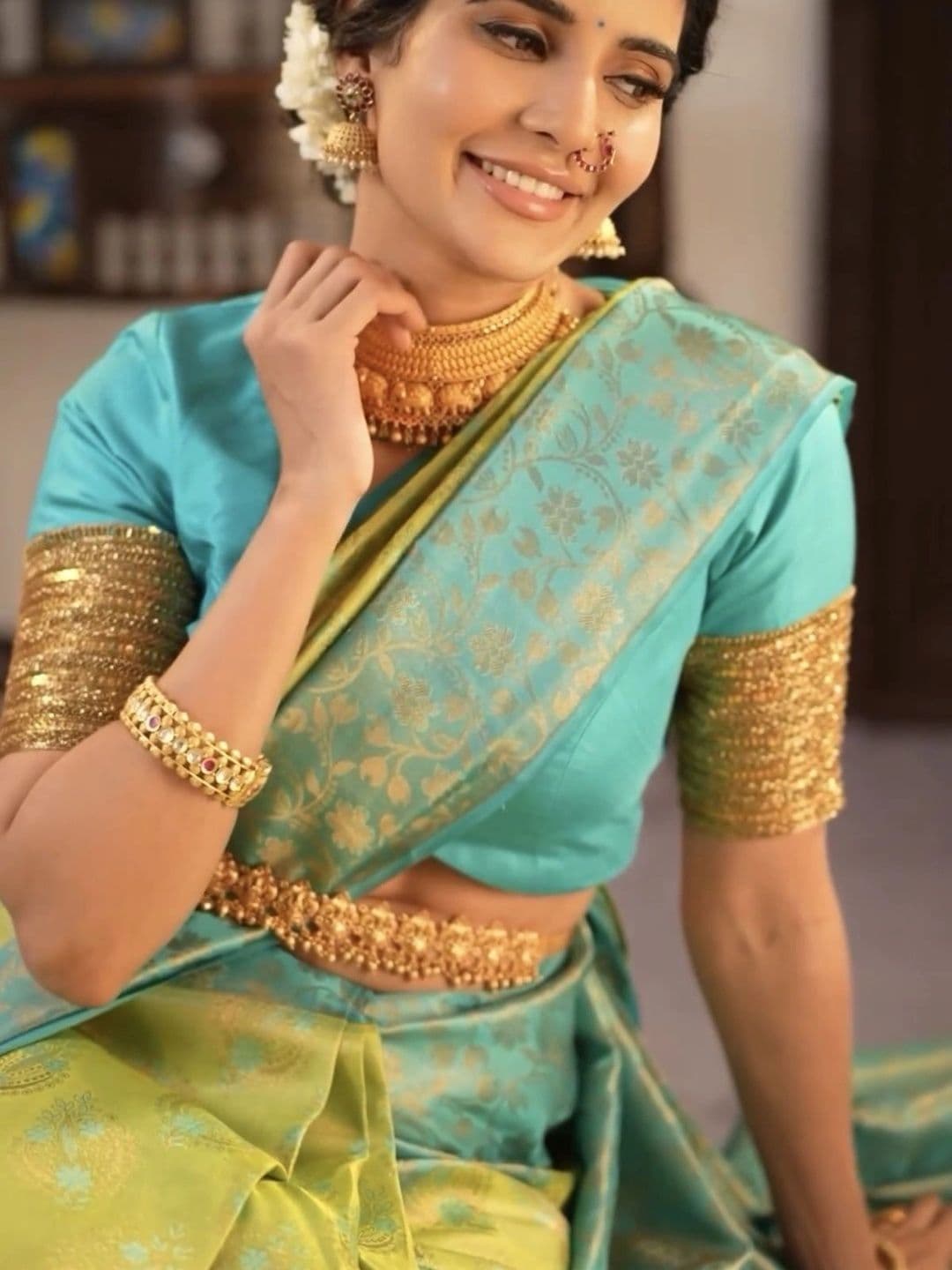 VS MALL Woven Design Zari Banarasi Saree thumbnail 3
