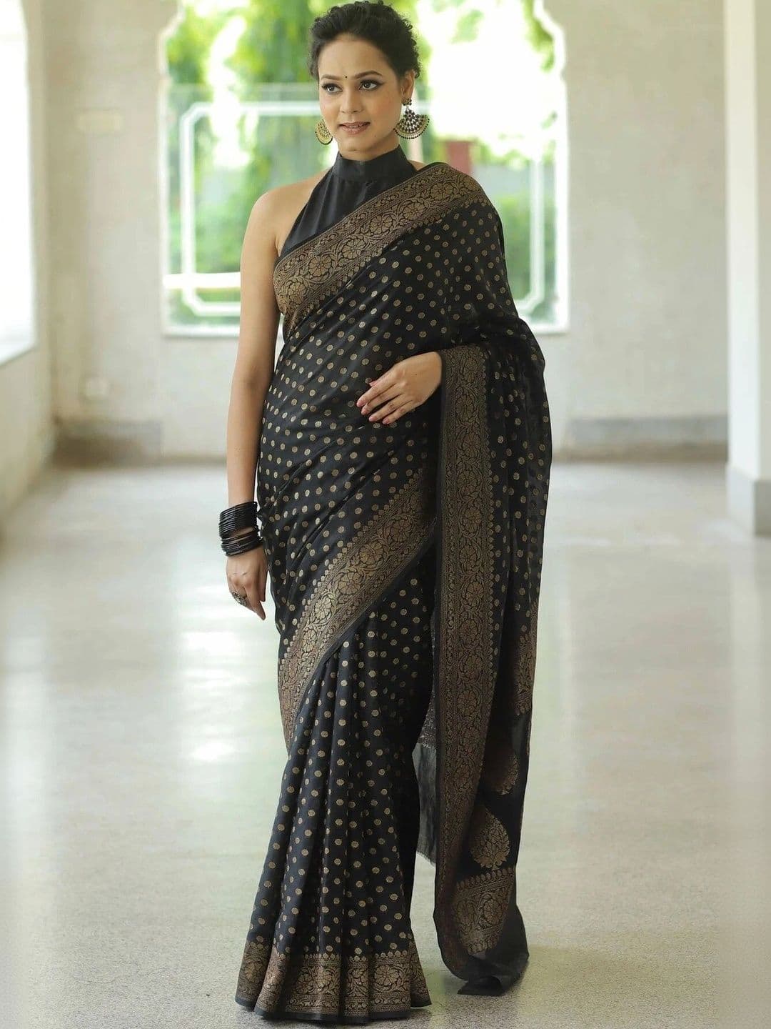 VS MALL Woven Design Zari Banarasi Saree thumbnail 3