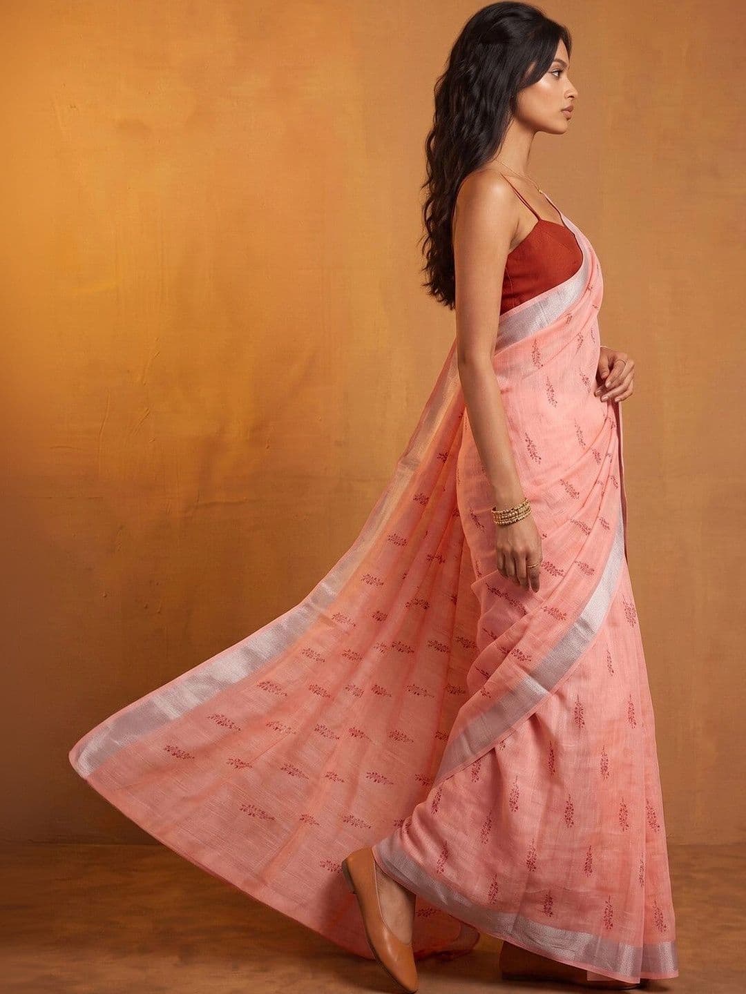 KINDA DESI Floral Zari Pure Cotton Saree thumbnail 4
