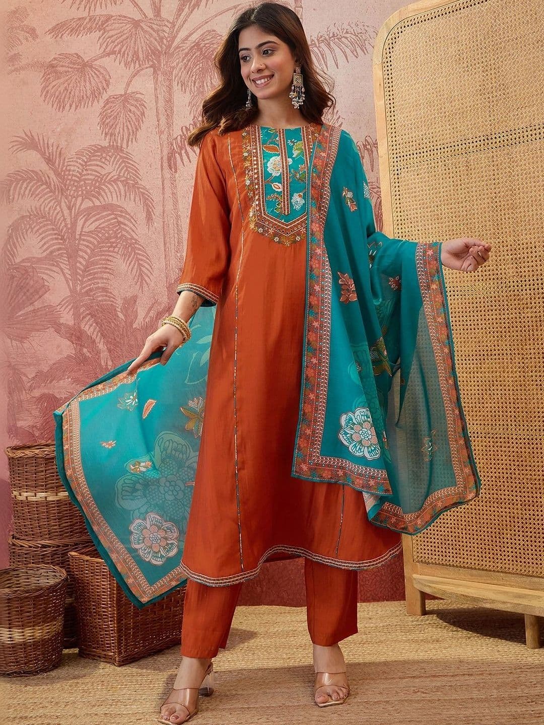 House of Pataudi Women Floral Printed Regular Mirror Work Kurta with Trousers & With Dupatta thumbnail 6