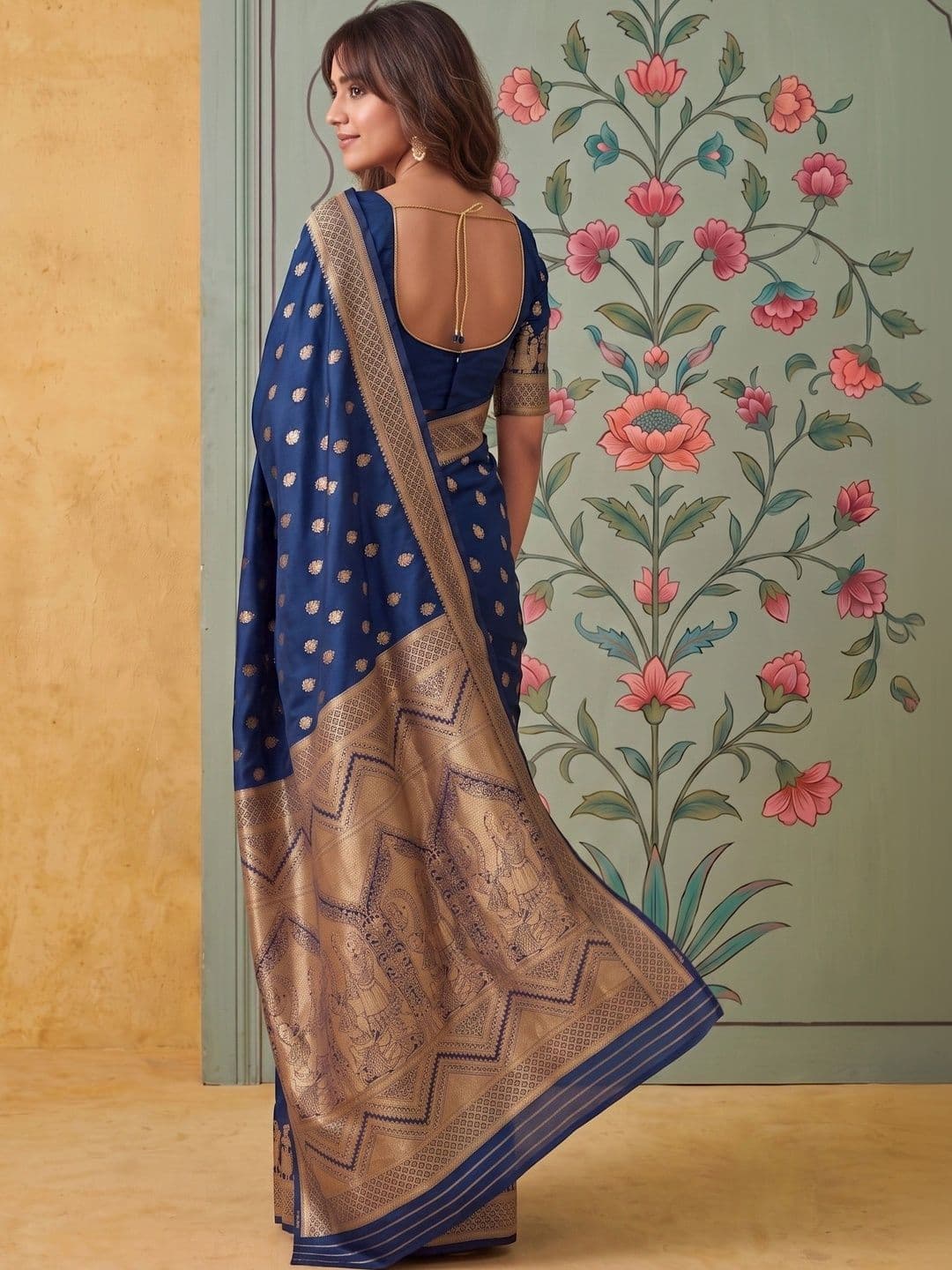 ROOP RADHIKA Woven Design Zari Silk Blend Designer Banarasi Saree thumbnail 4