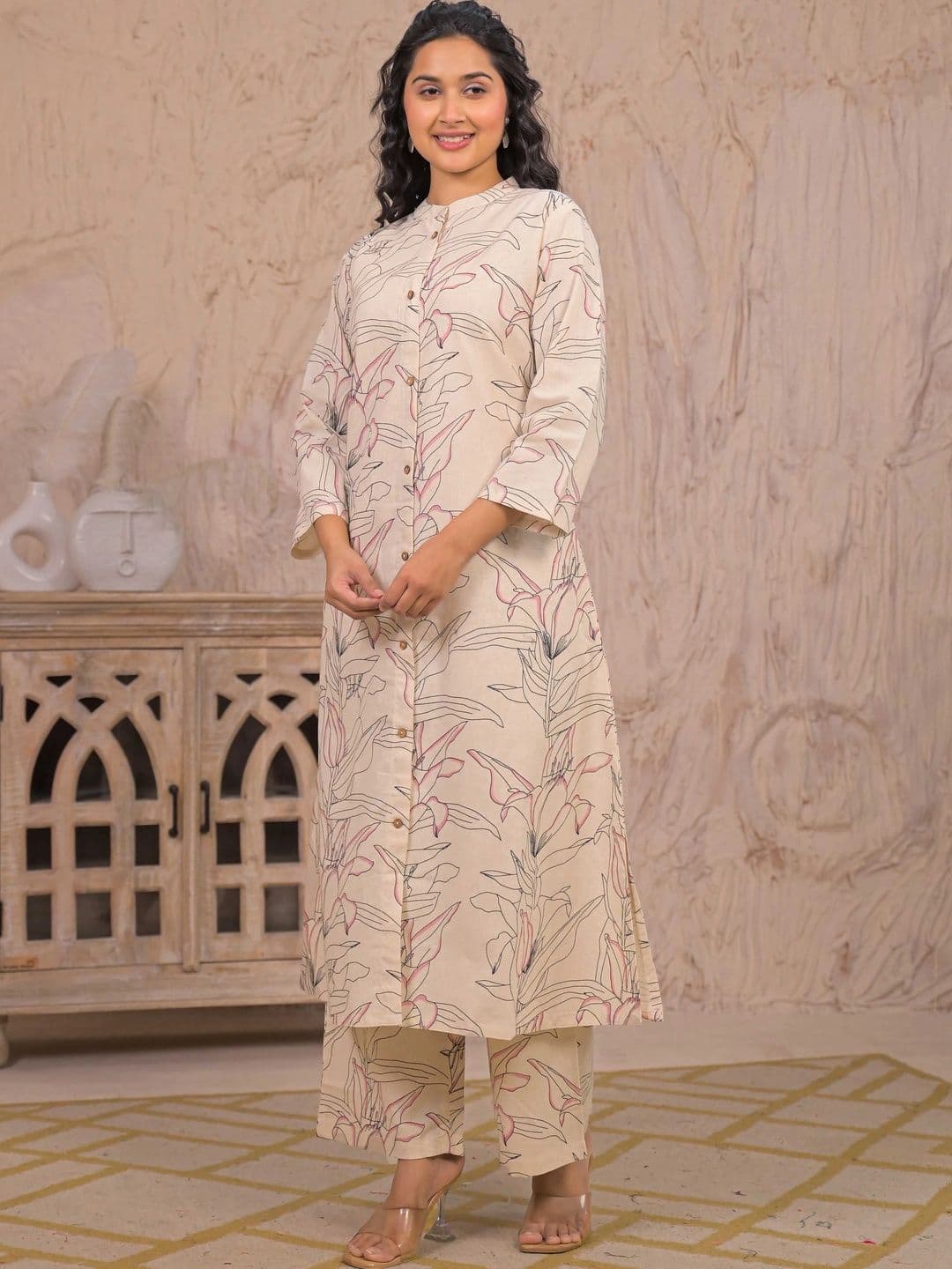 SAANWRI Women Floral Printed Floral Kurta thumbnail 4