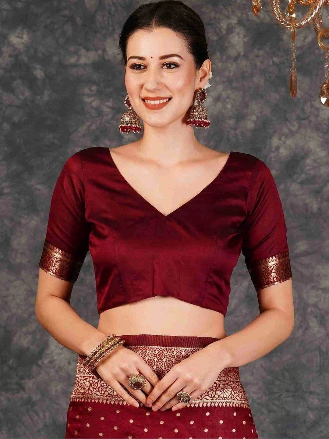 wearsquad Woven Design Zari Art Silk Banarasi Saree thumbnail 4