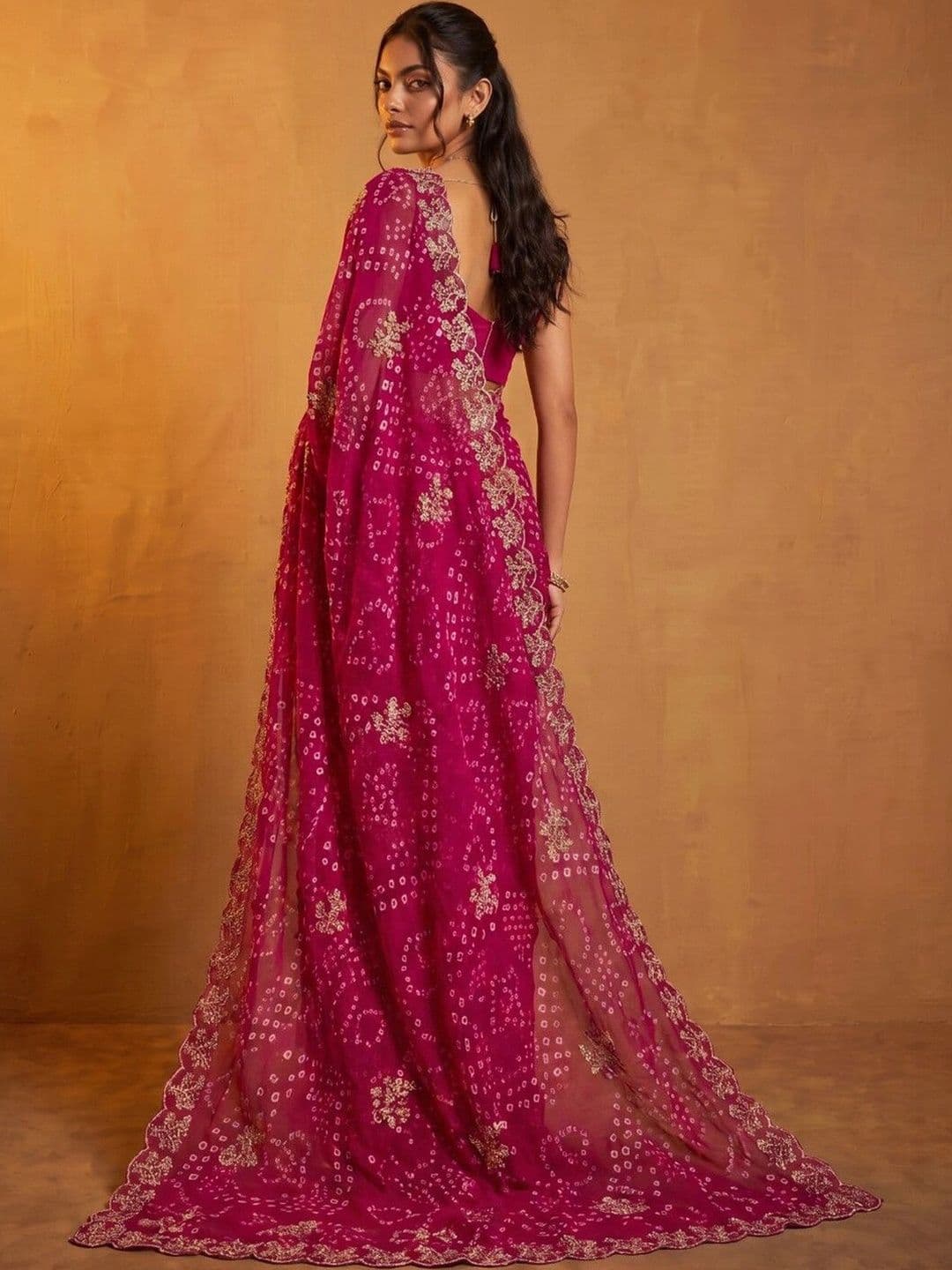 DRIP CHOWK Bandhani Embroidered Pure Georgette Fusion Bandhani Saree thumbnail 5