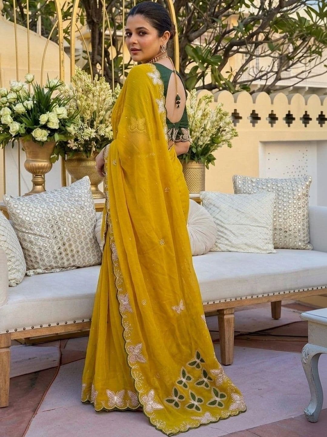 Kalista Ethnic Motifs Embroidered Pure Georgette Saree thumbnail 5