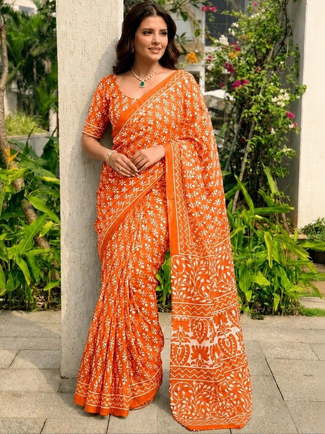 Lovwear Floral Pure Cotton Handloom Ikat Saree thumbnail 2