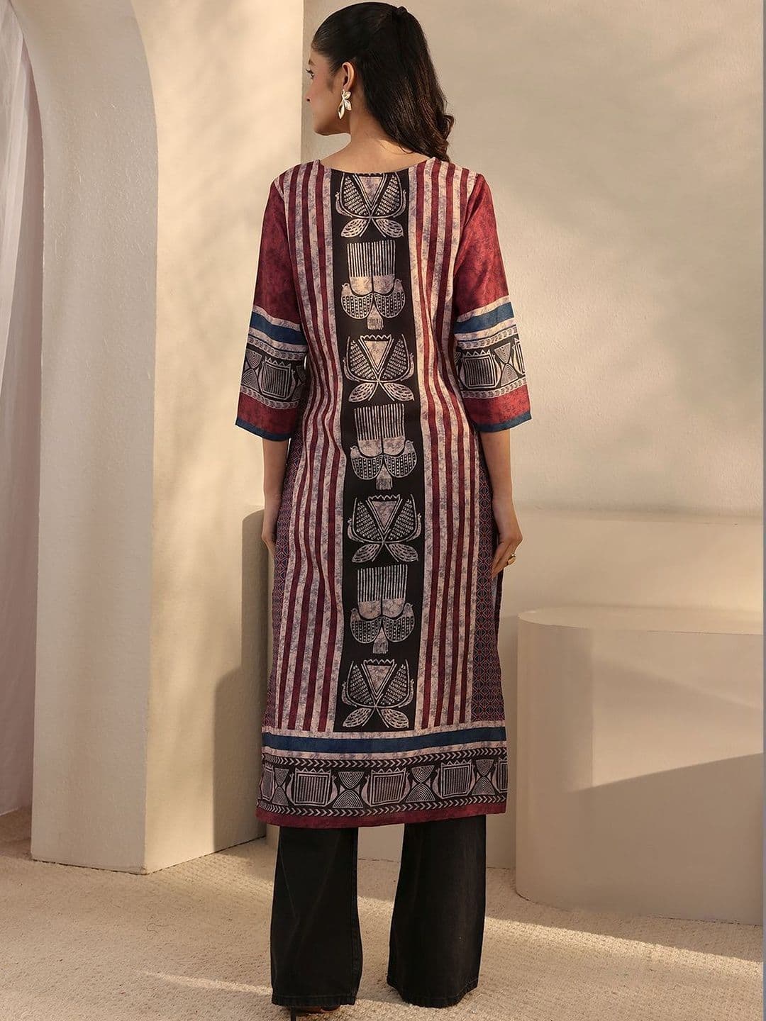 Libas Women Maroon Striped Printed Straight Kurta thumbnail 6