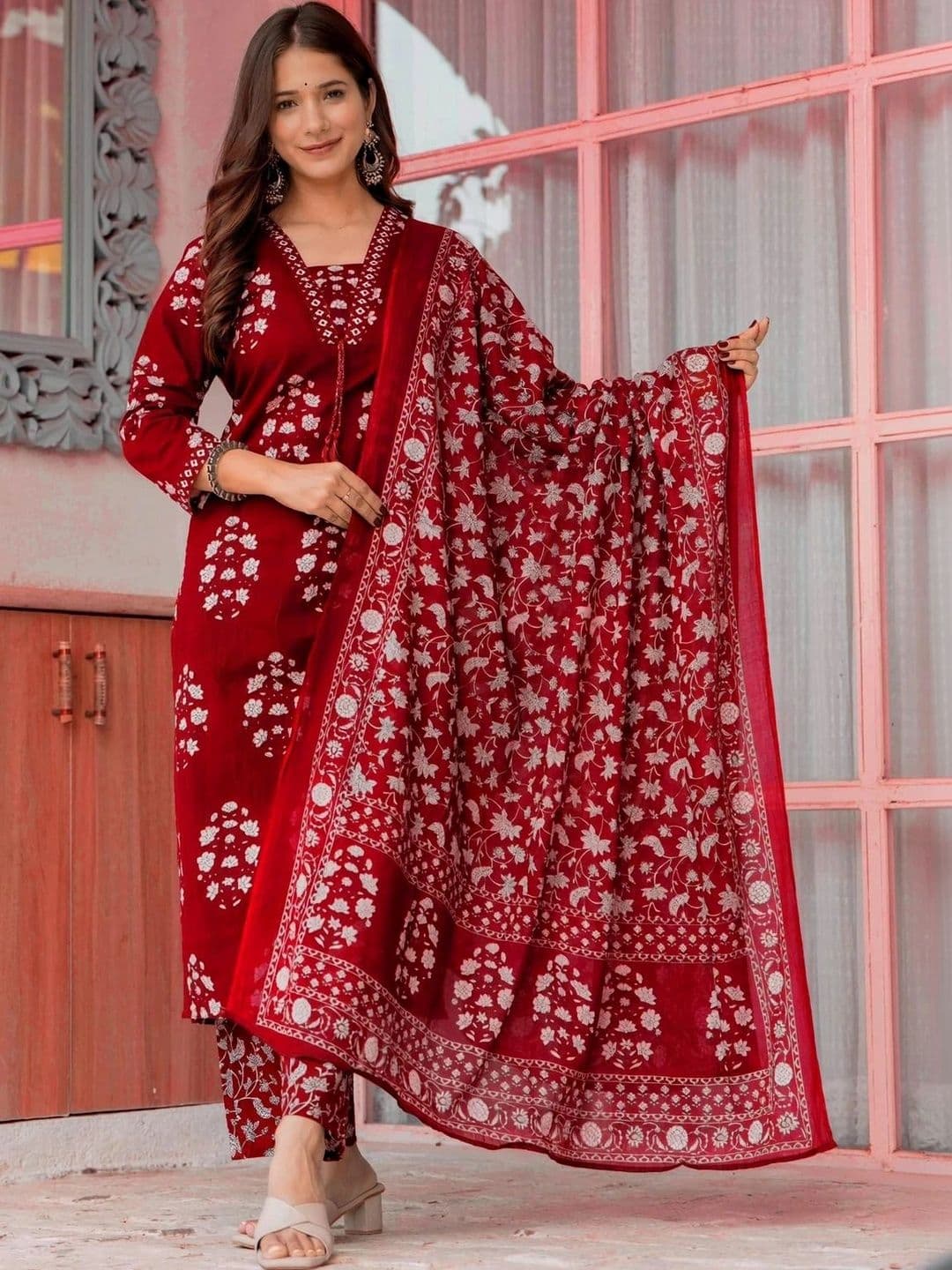 AURIPRX FASHION Women Floral Printed Regular Pure Cotton Kurta with Palazzos & With Dupatta - view 1