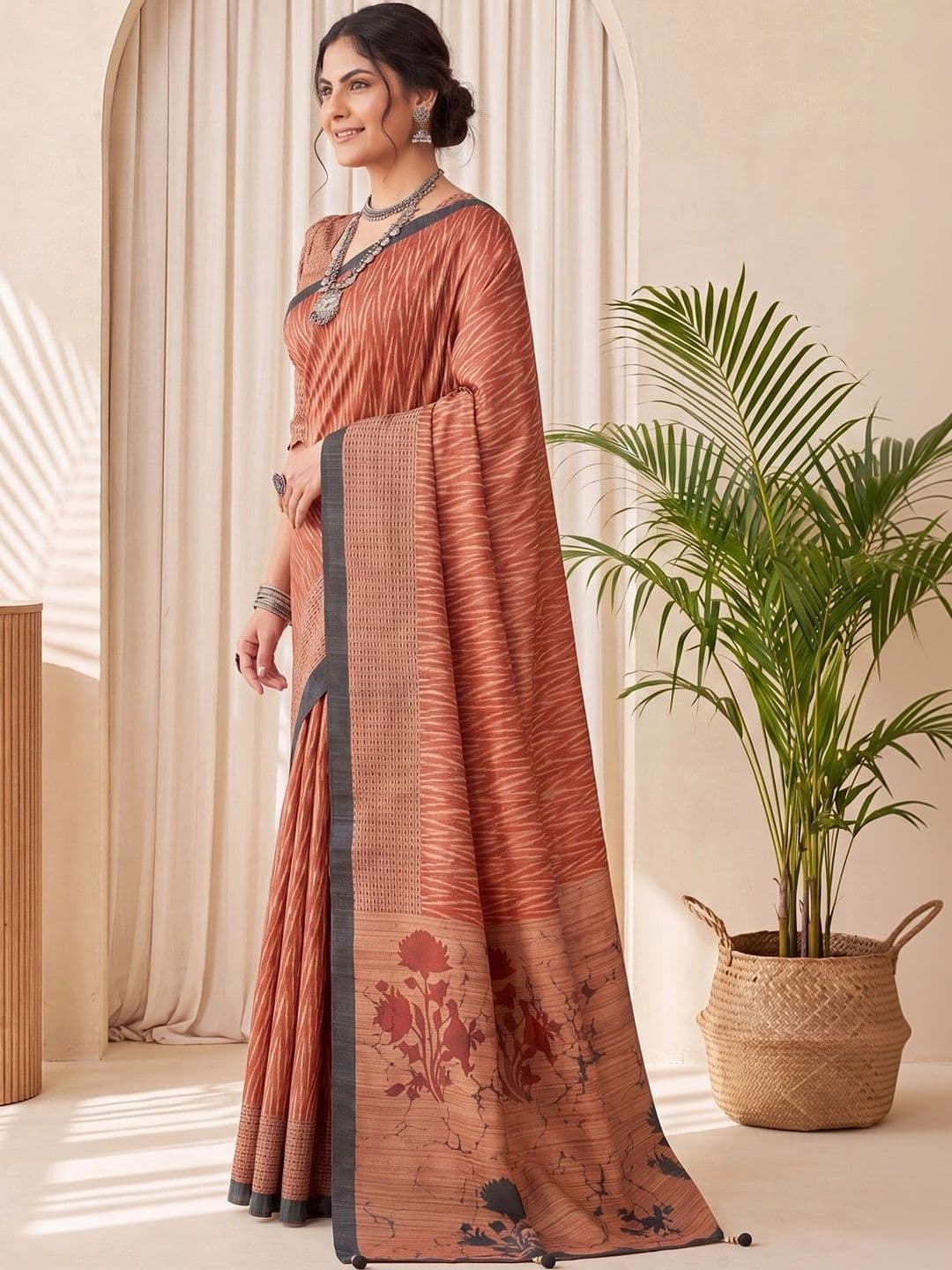 Anouk Striped Silk Blend Designer Block Print Saree thumbnail 7