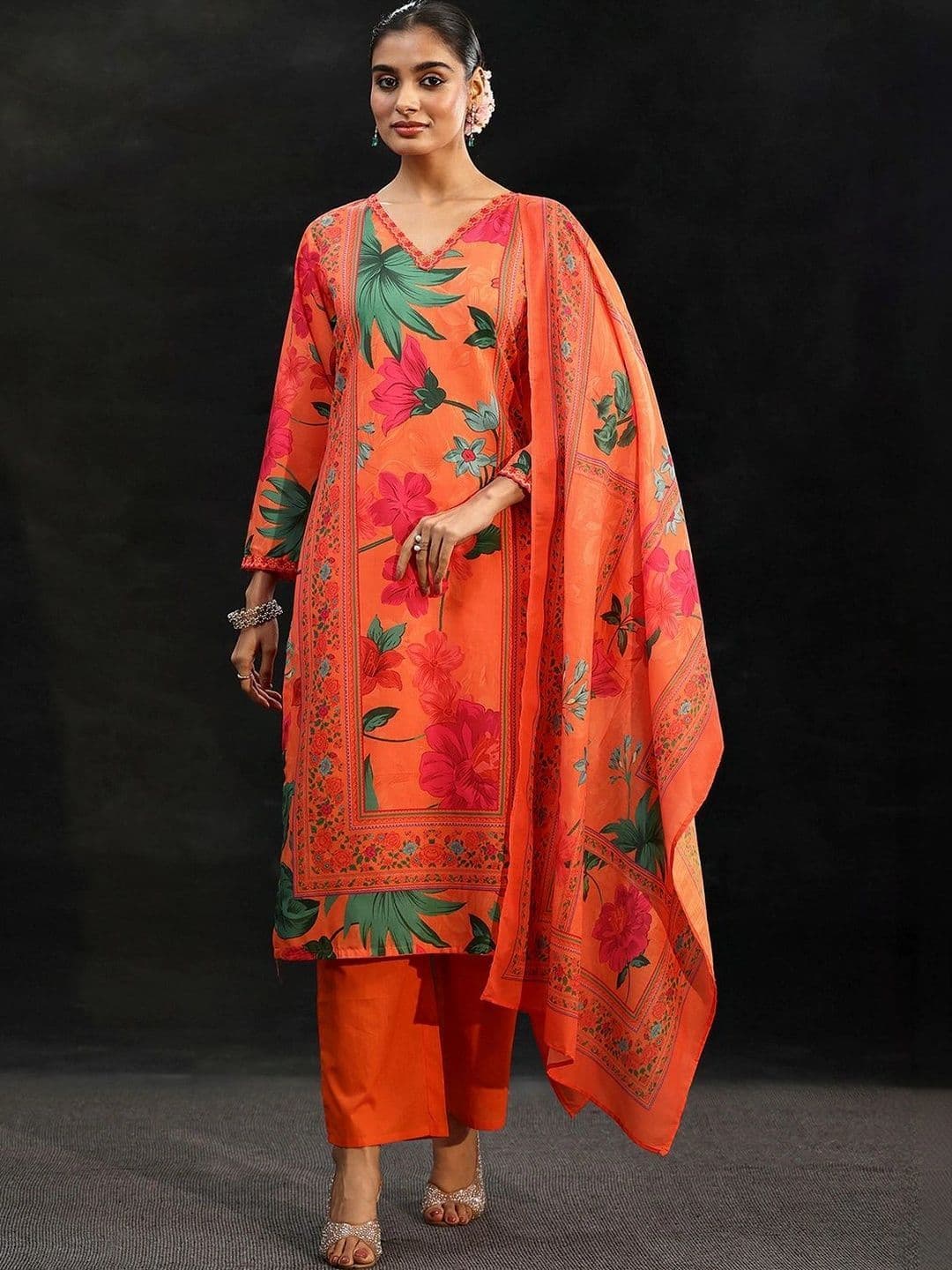 Libas Women Floral Printed Regular Kurta with Trousers & With Dupatta thumbnail 7