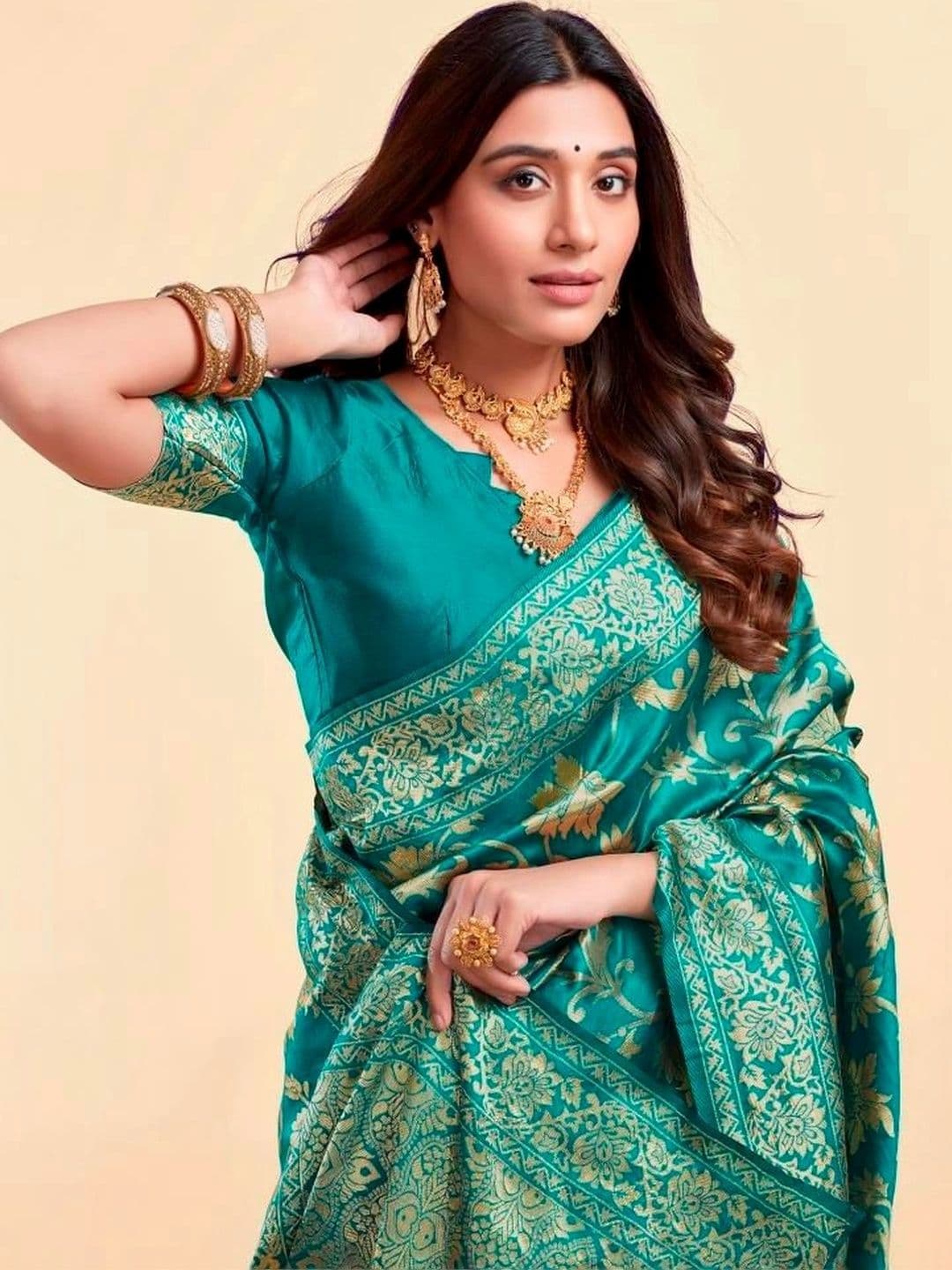 wearsquad Floral Zari Art Silk Banarasi Saree thumbnail 4