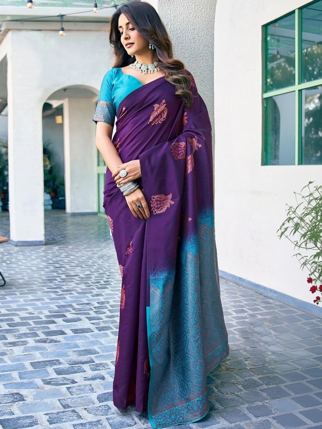 VS MALL Woven Design Zari Banarasi Saree thumbnail 2