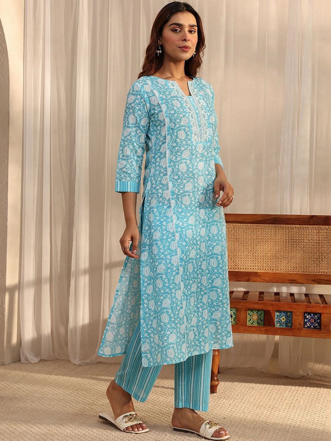 Gerua By Libas Women Floral Printed Regular Thread Work Kurta with Trousers & With Dupatta thumbnail 6
