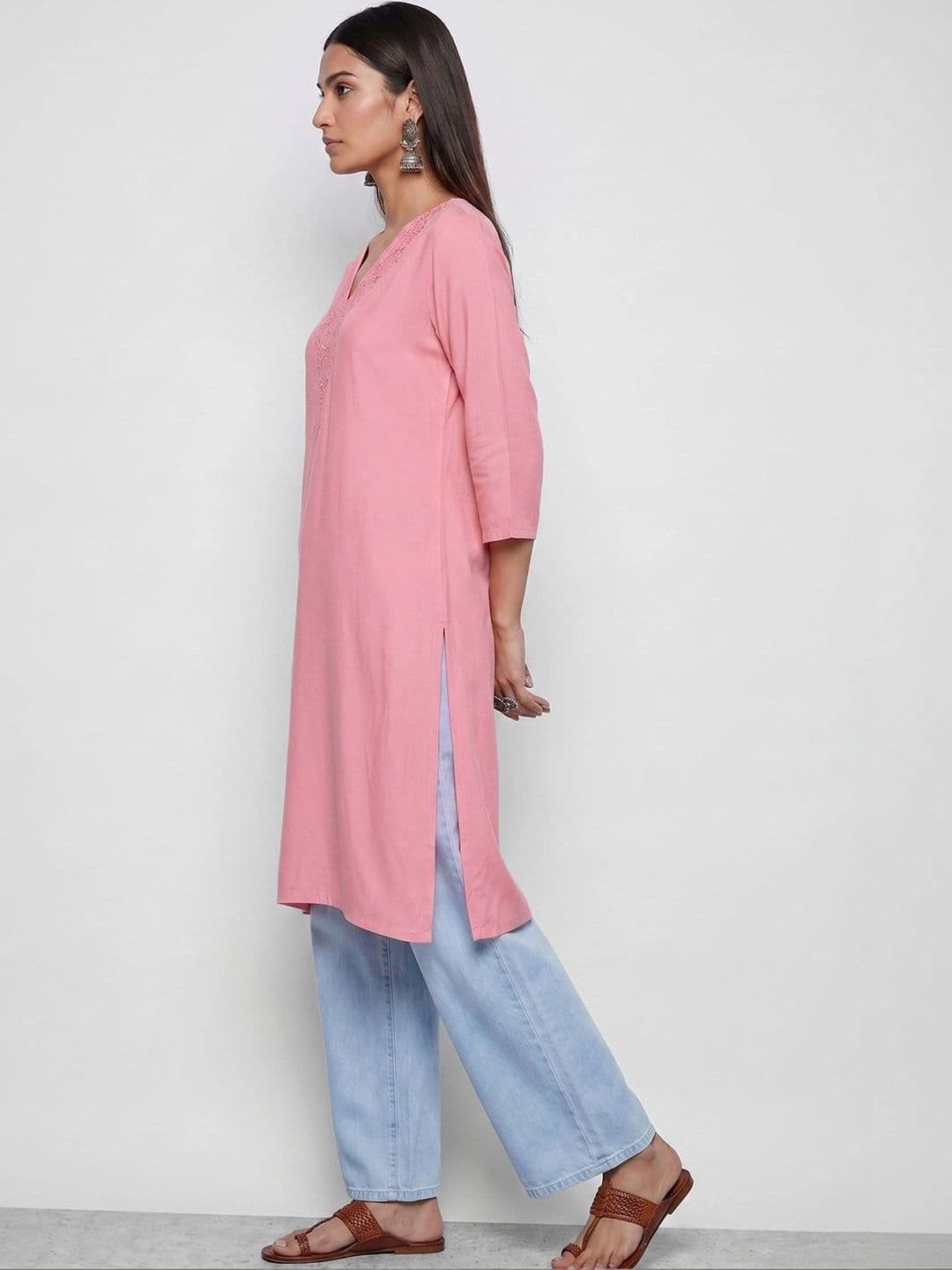 Melange by Lifestyle Women Embroidered Thread Work Kurta thumbnail 3