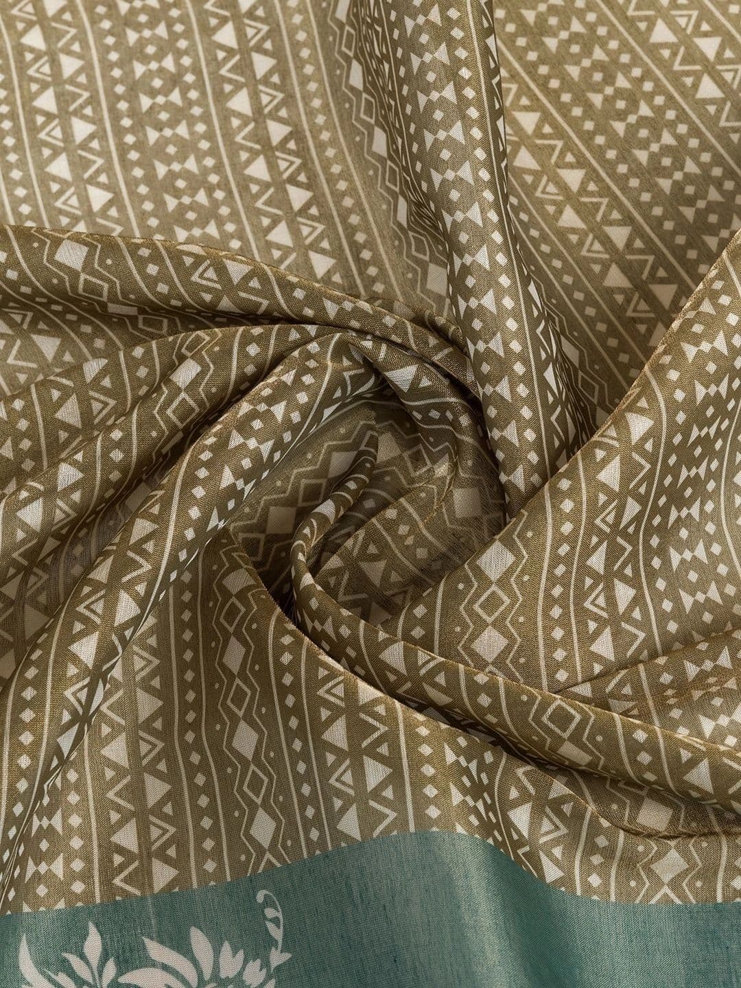 Kesarii Saree thumbnail 4