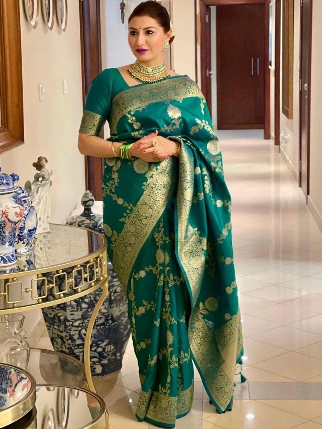 VS MALL Woven Design Zari Banarasi Saree thumbnail 3