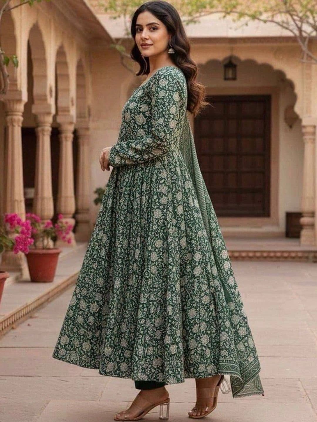 Chhipa Prints Women Floral Printed Regular Kurta with Trousers & With Dupatta thumbnail 3