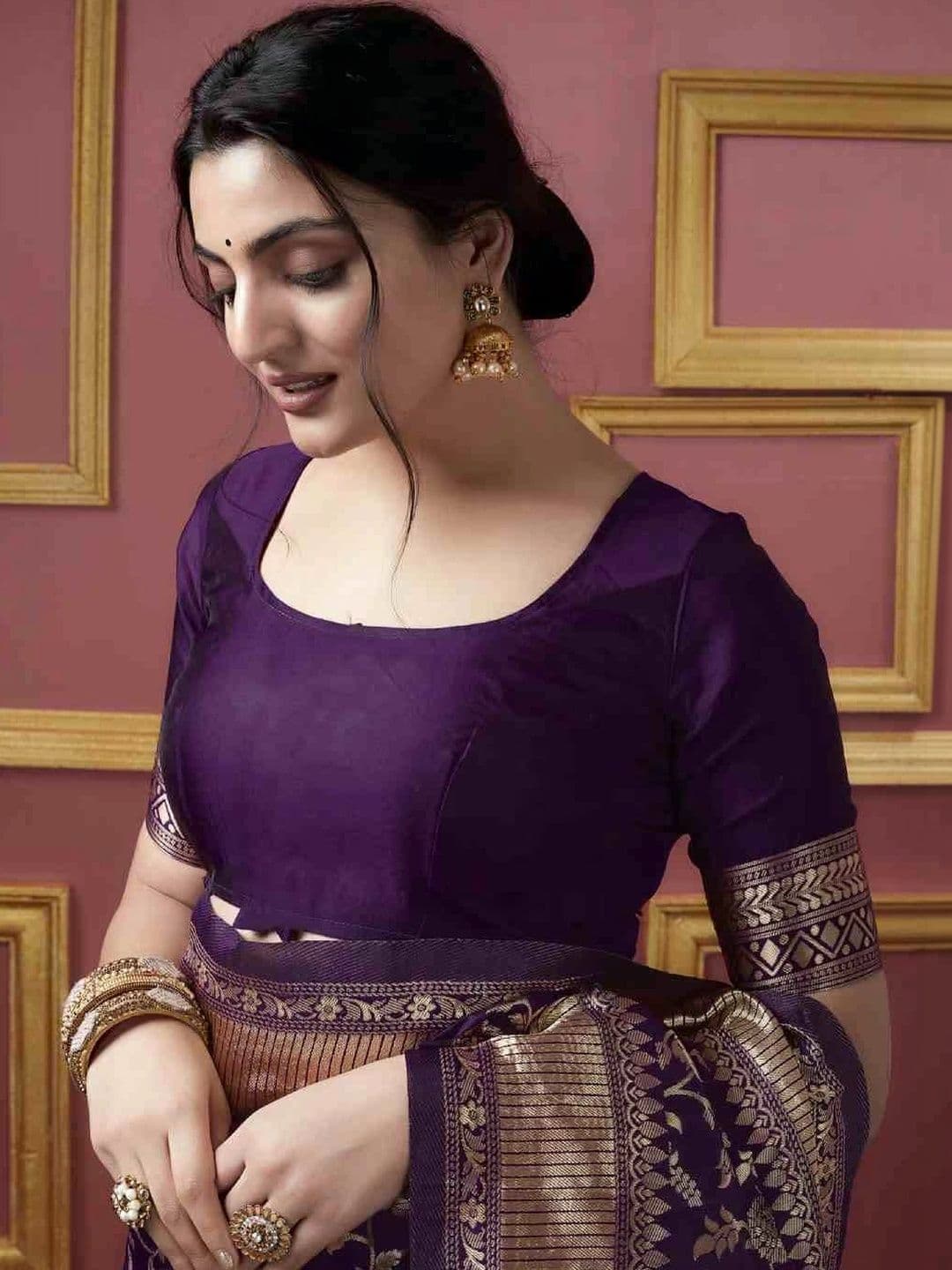 wearsquad Woven Design Zari Art Silk Banarasi Saree thumbnail 5