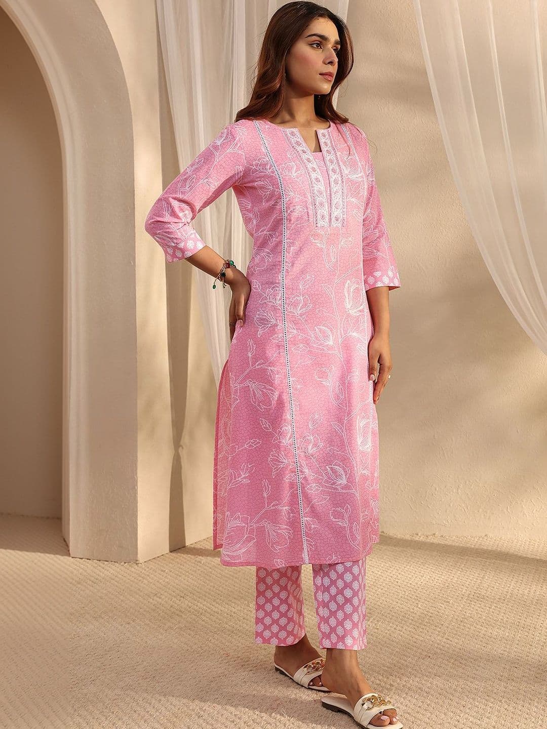 Gerua By Libas Women Floral Printed Regular Thread Work Kurta with Trousers & With Dupatta thumbnail 6