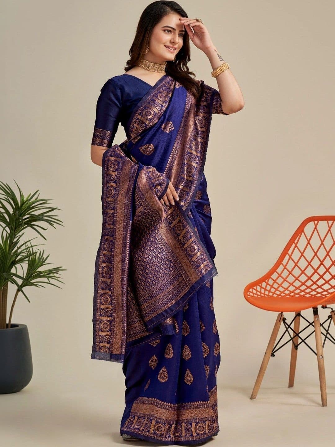 VS MALL Woven Design Zari Banarasi Saree thumbnail 6