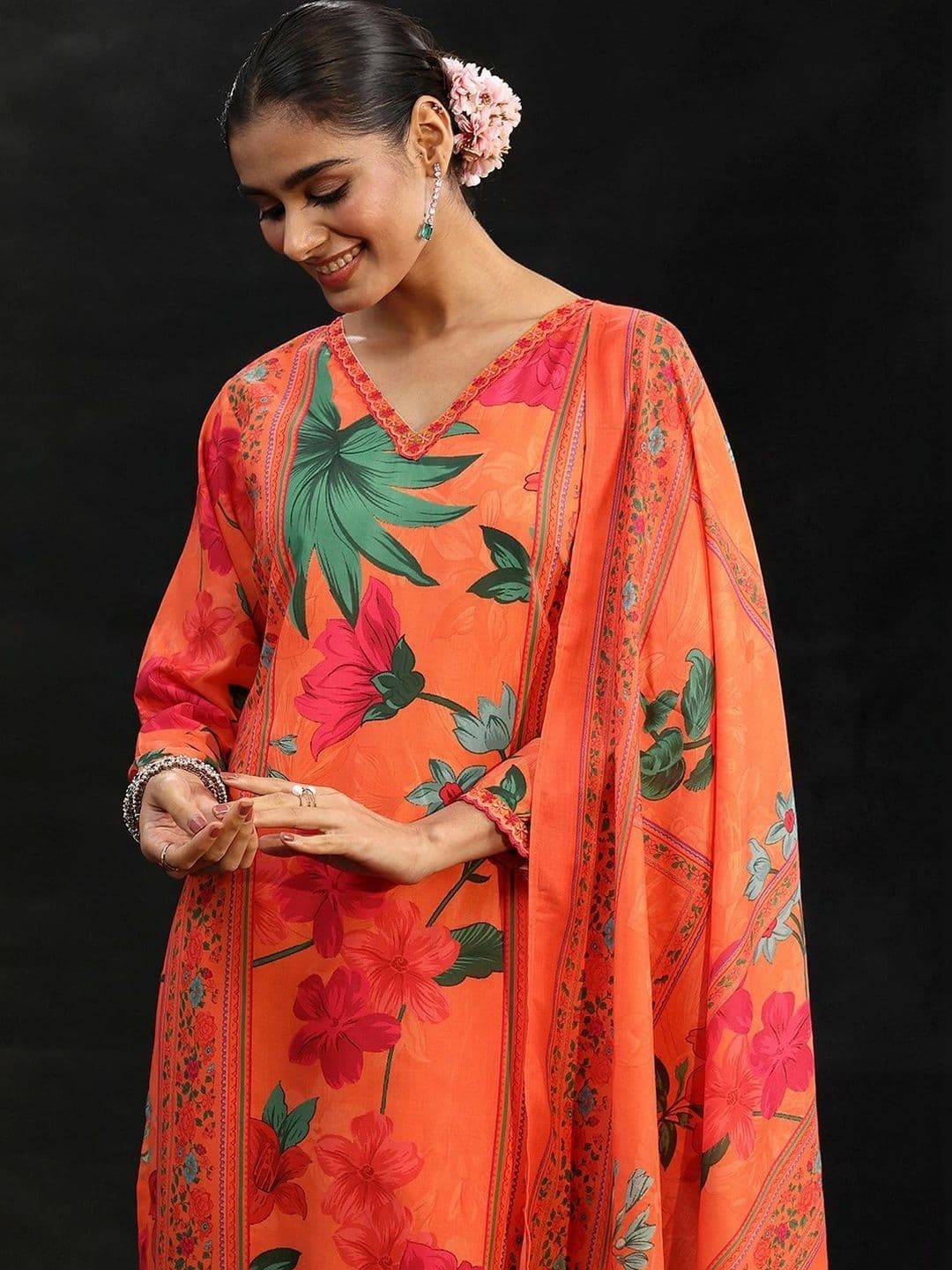 Libas Women Floral Printed Regular Kurta with Trousers & With Dupatta thumbnail 3