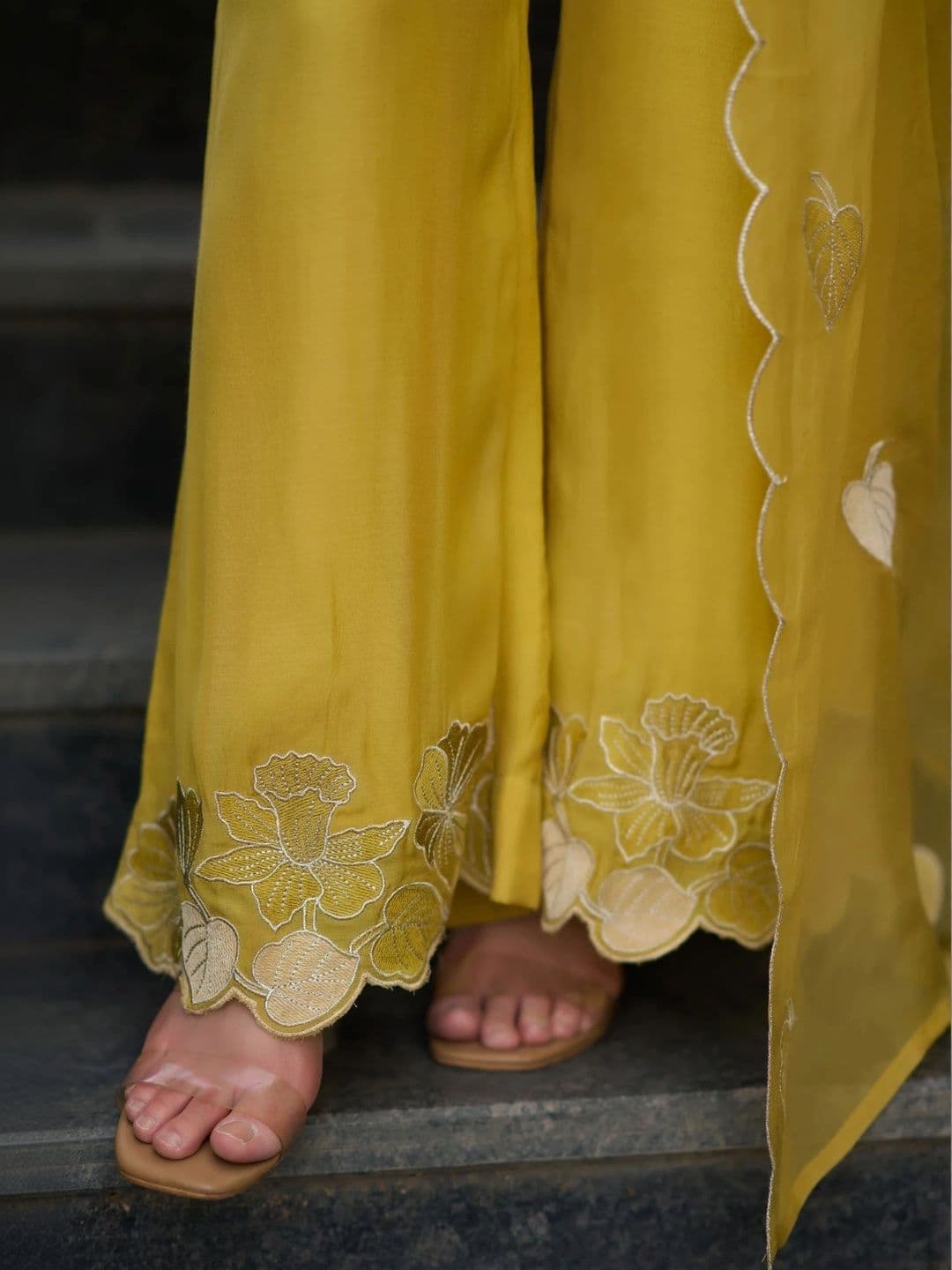 HERE&NOW Women Ethnic Motifs Embroidered Regular Thread Work Kurta with Palazzos & With Dupatta thumbnail 4