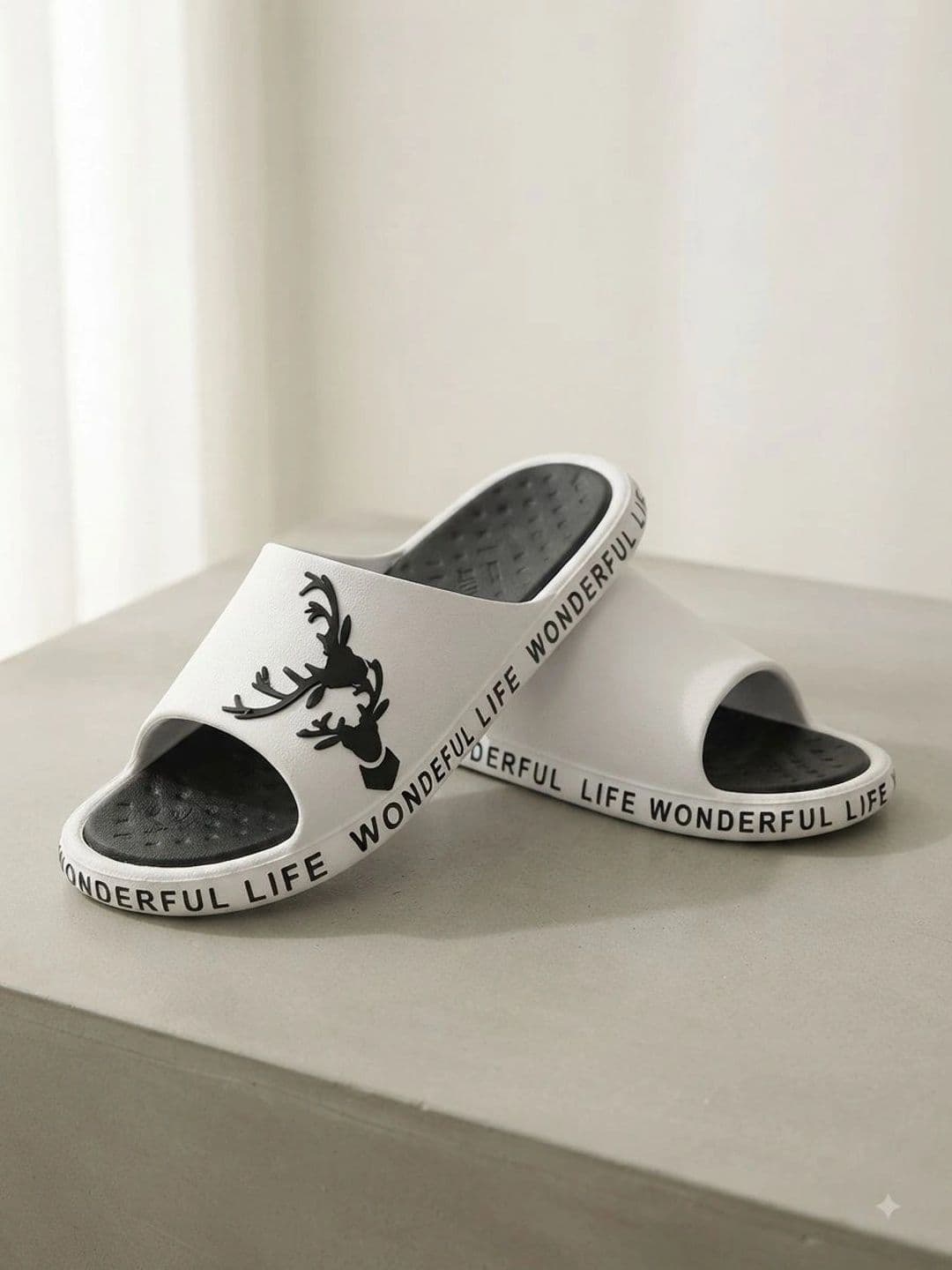 DECONDS Men Printed Sliders - view 1