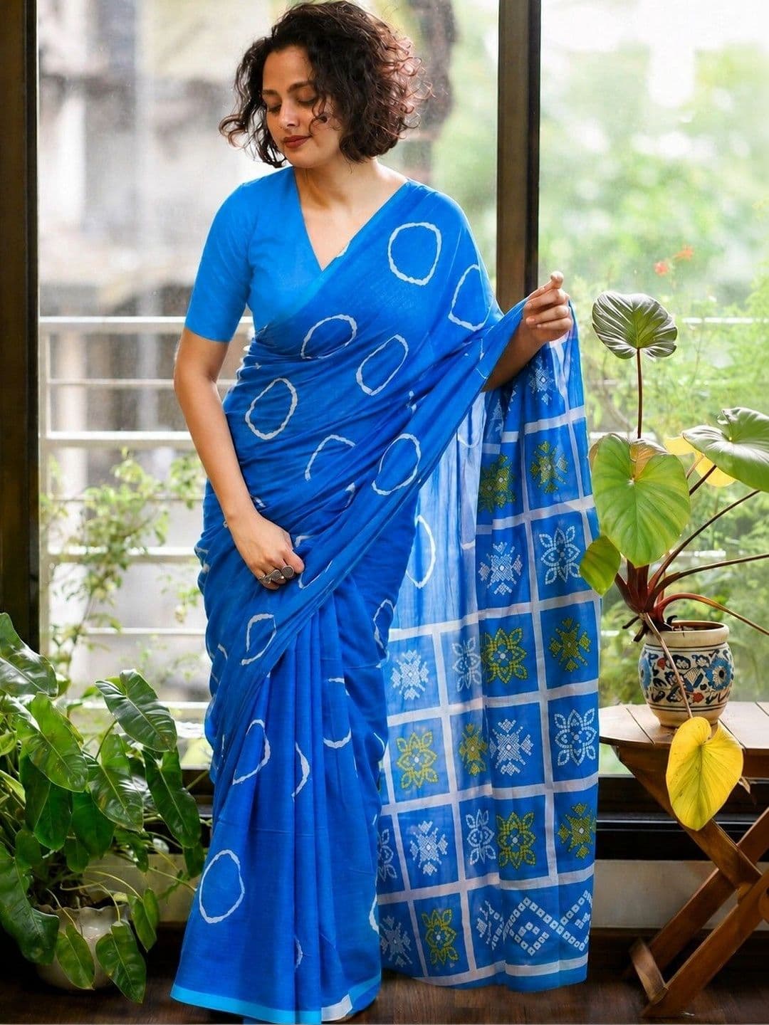Lovwear Ethnic Motifs Pure Cotton Handloom Ikat Saree - view 1