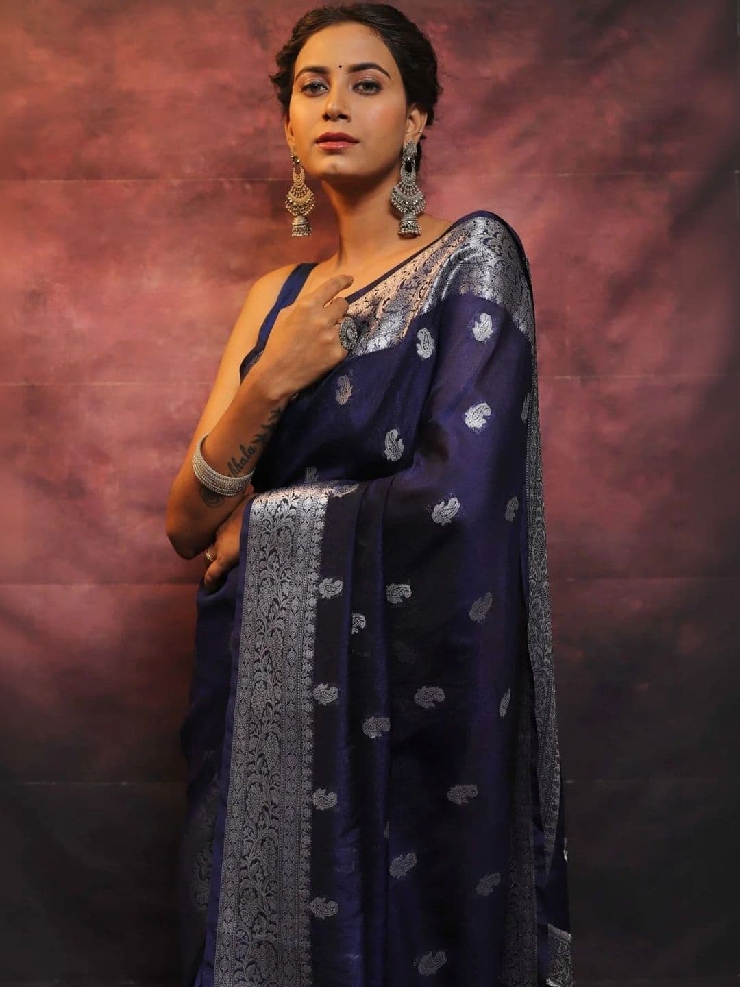 VS MALL Ethnic Motifs Zari Banarasi Saree thumbnail 5