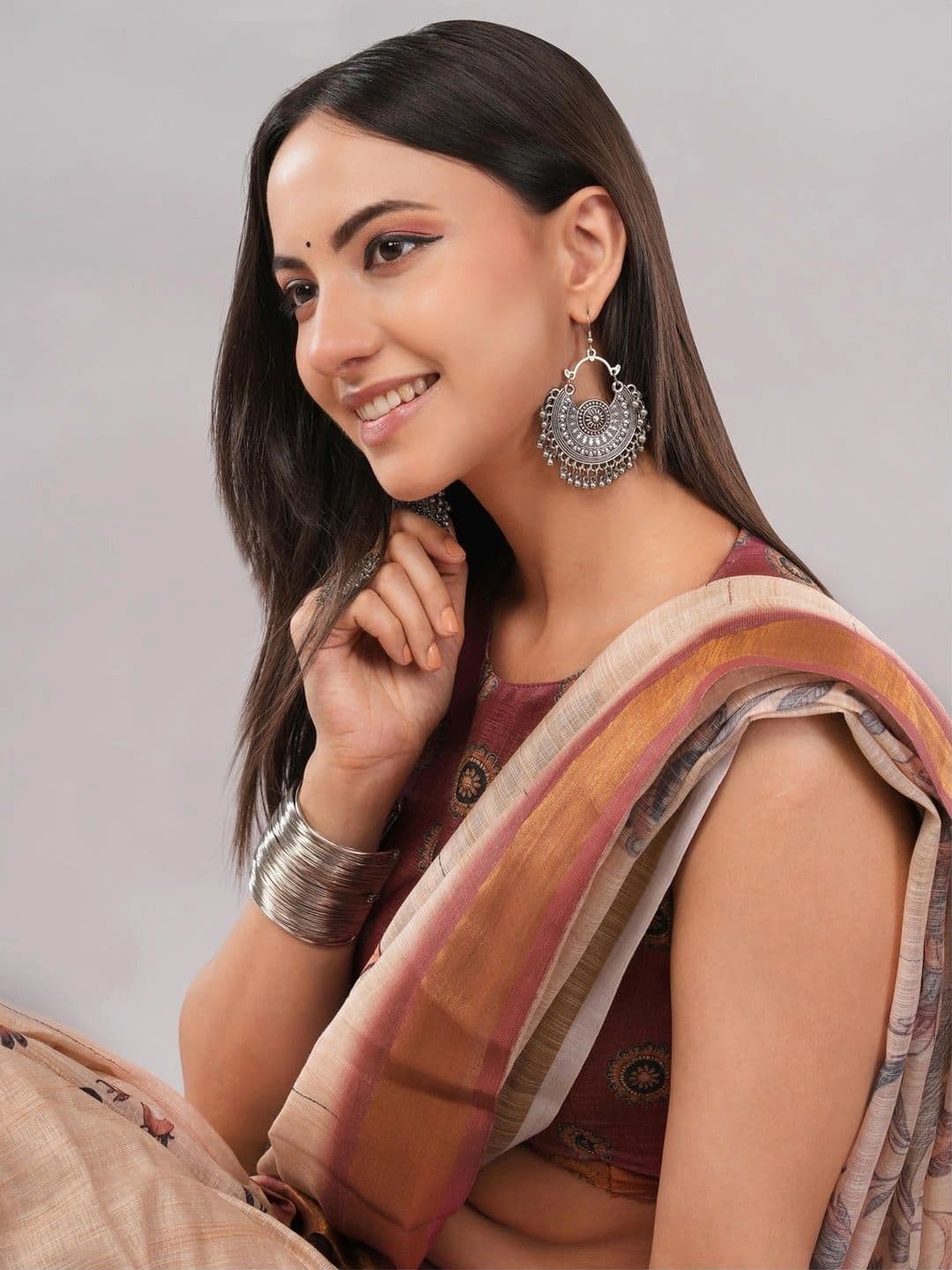 SAMANTHA Floral Zari Linen Blend Saree thumbnail 6