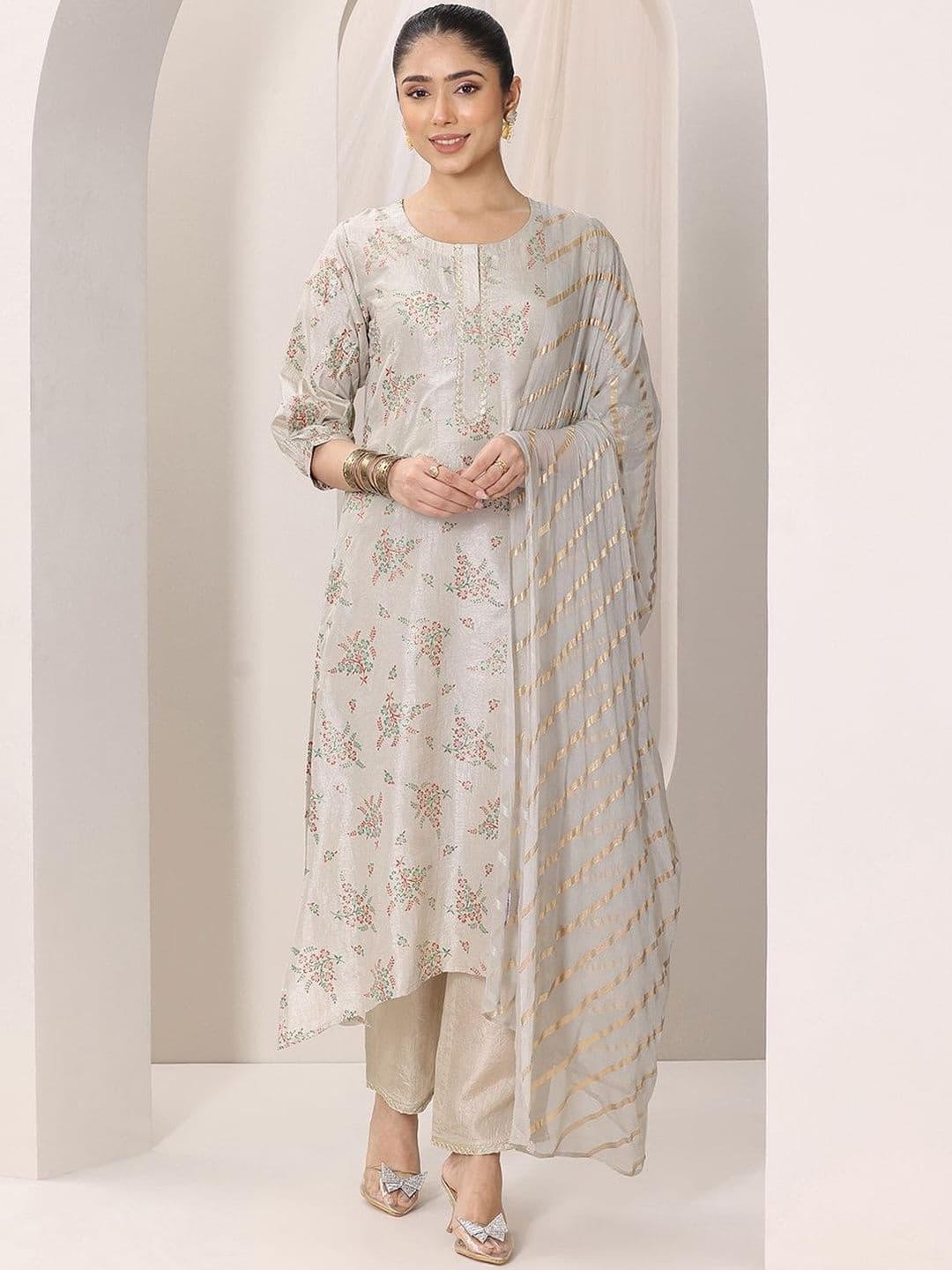 Libas Floral Printed Anarkali Thread Work Kurta With Trousers & Dupatta thumbnail 4