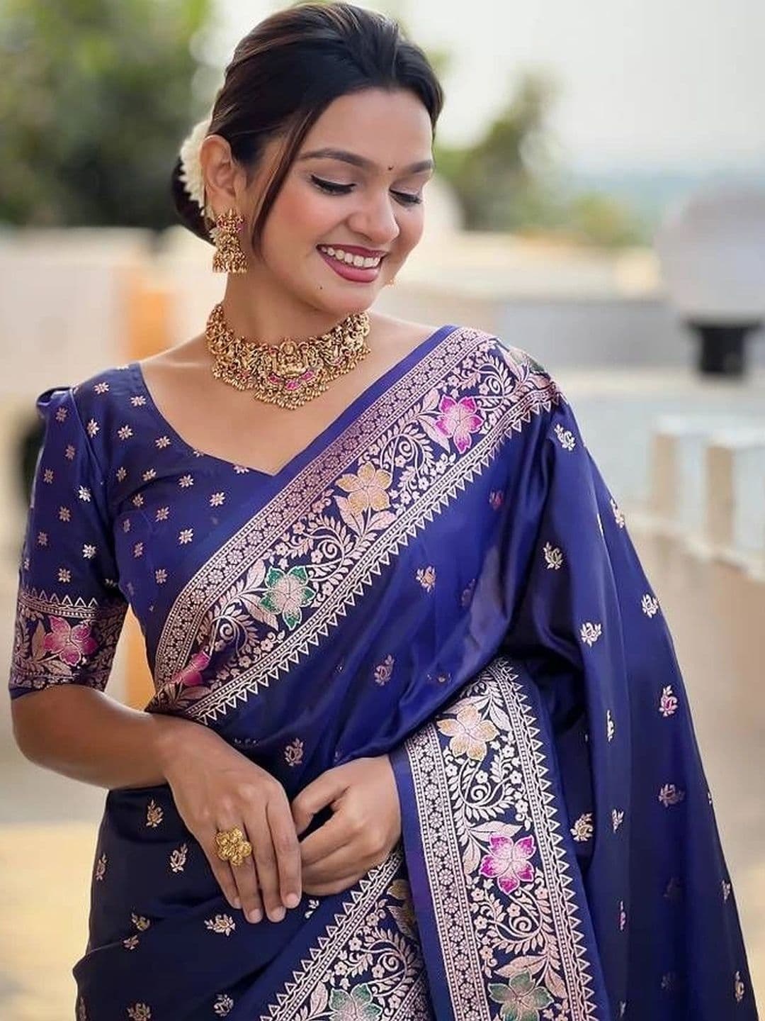Dreamposhak Zari Satin Banarasi Saree thumbnail 5
