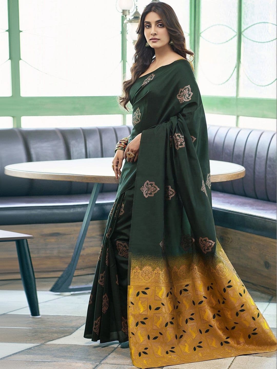 VS MALL Woven Design Zari Banarasi Saree thumbnail 2