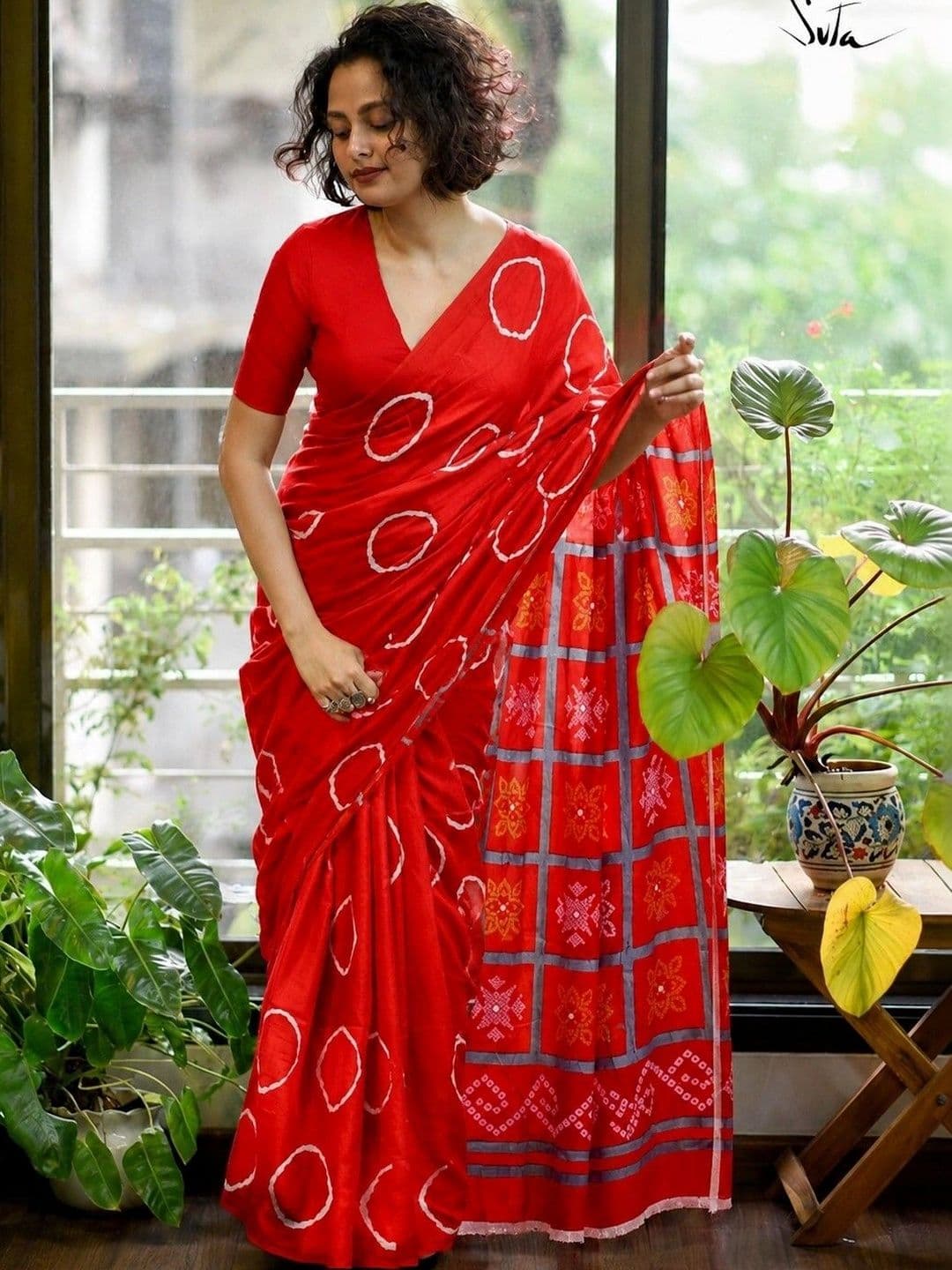 Lovwear Ethnic Motifs Pure Cotton Handloom Ikat Saree - view 1