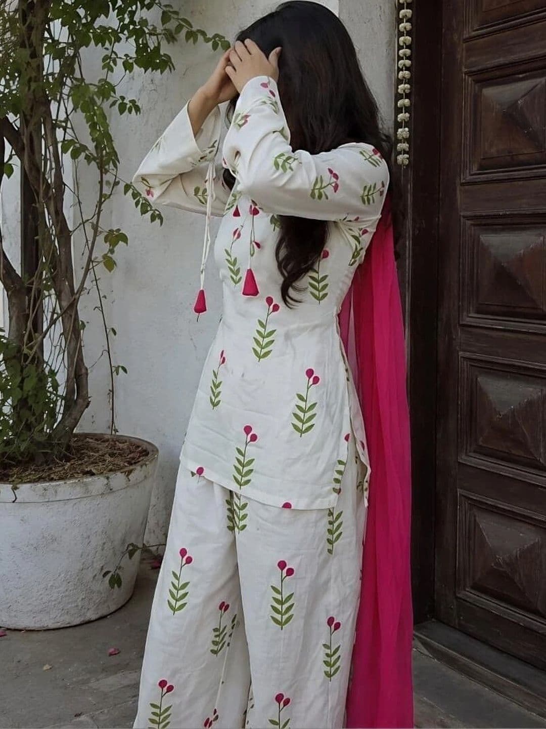 MARIONETTEFASHION Women Floral Printed Regular Pure Cotton Kurta with Palazzos & With Dupatta thumbnail 2