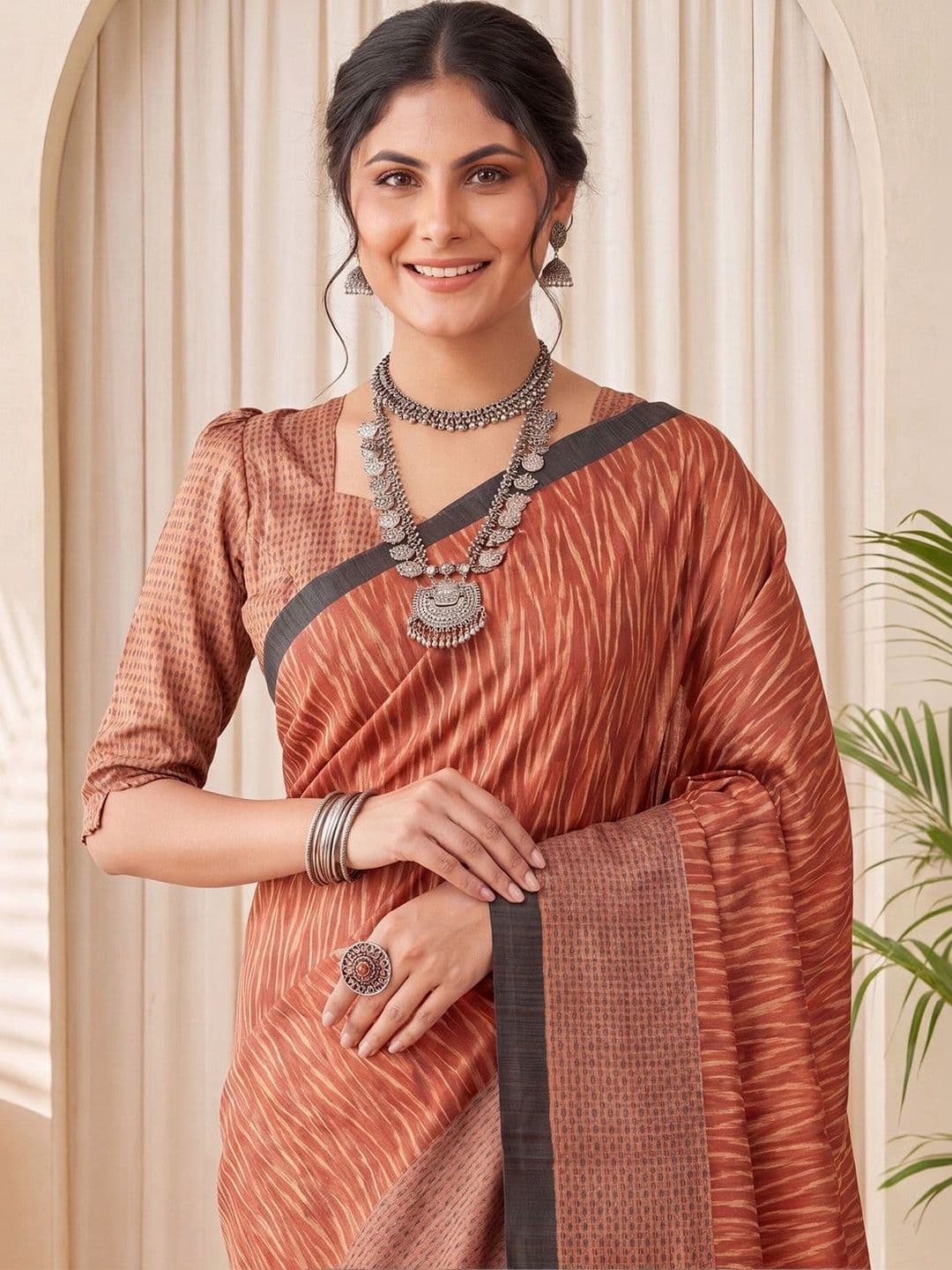 Anouk Striped Silk Blend Designer Block Print Saree thumbnail 4
