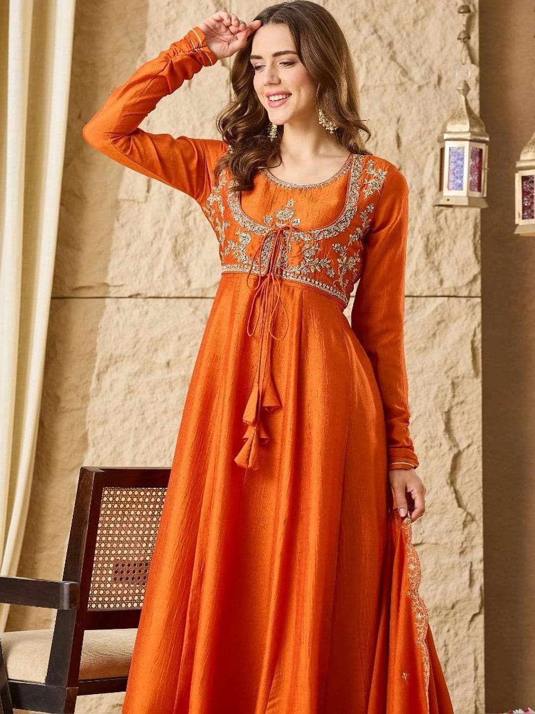 MOKOSH Women Ethnic Motifs Embroidered Empire Thread Work Pure Silk Kurta with Palazzos & With Dupatta thumbnail 4