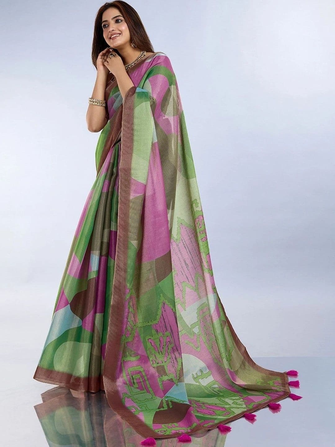 Kesarii Saree thumbnail 3