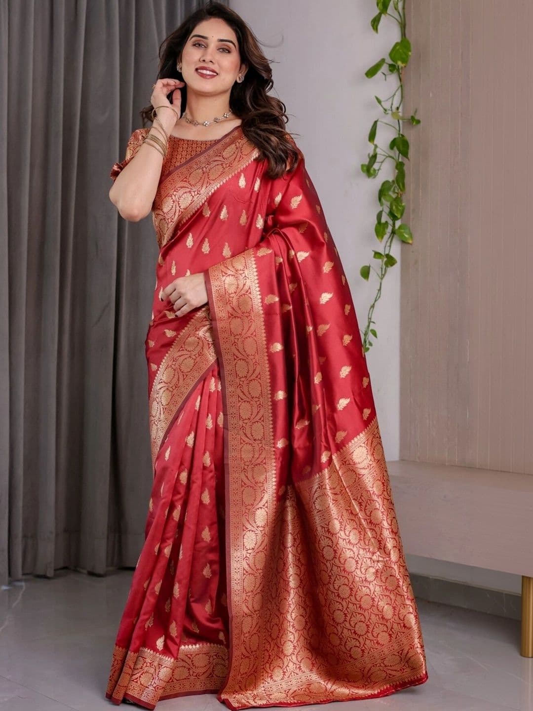 VS MALL Woven Design Zari Silk Cotton Banarasi Saree thumbnail 5