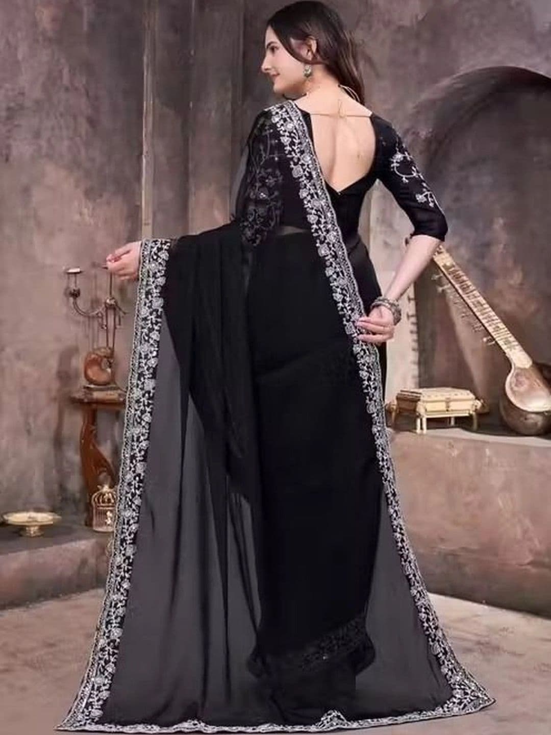 RENBRIZA Floral Embroidered Poly Georgette Saree thumbnail 3