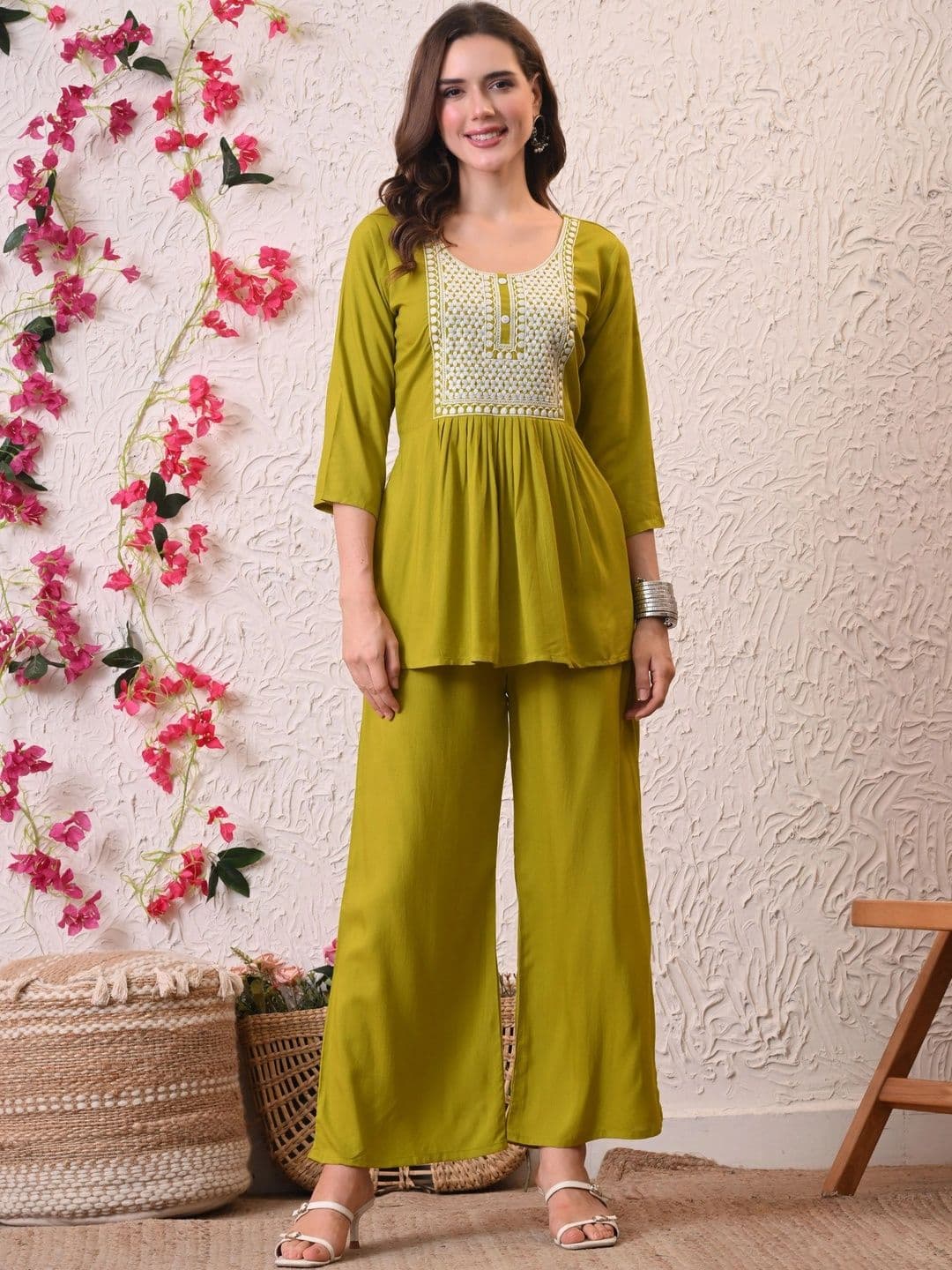 ROSHNI Women Ethnic Motifs Embroidered Empire Thread Work Kurti with Palazzos - view 1