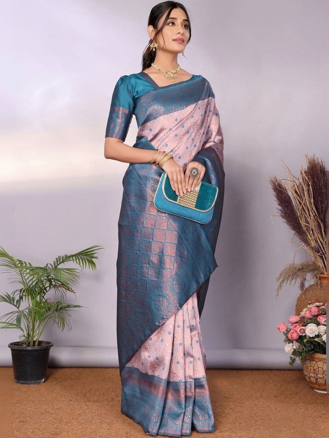 VS MALL Woven Design Zari Banarasi Saree thumbnail 5