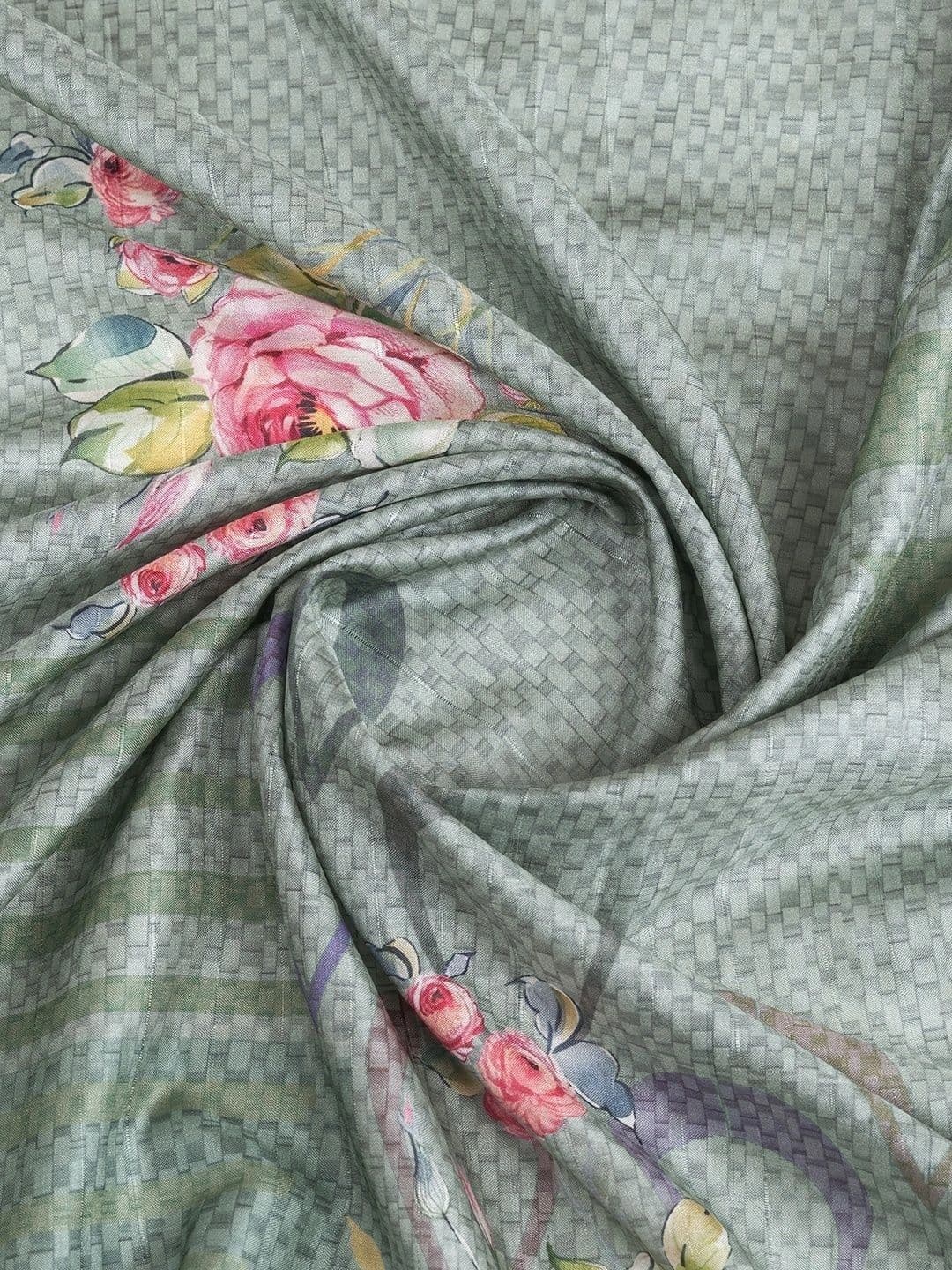 Kesarii Floral Saree thumbnail 3