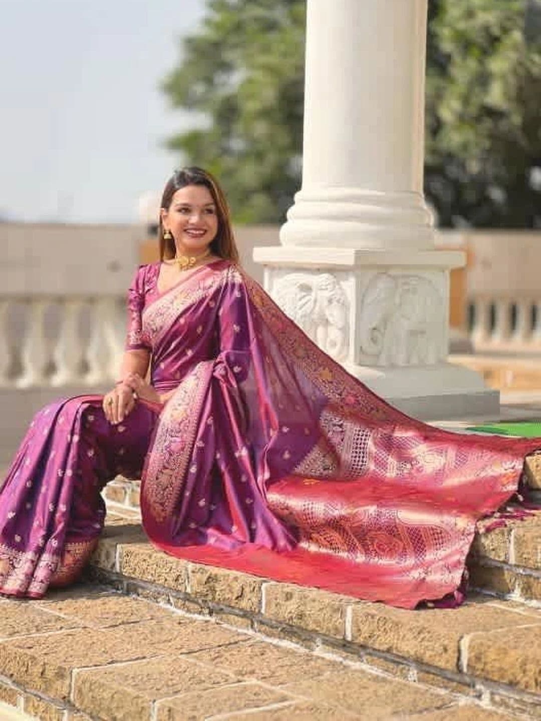 Dreamposhak Zari Satin Banarasi Saree thumbnail 3