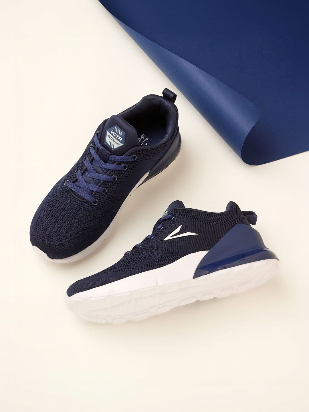 VCTR Northstar Lightweight Comfortable Sports Shoes - view 1