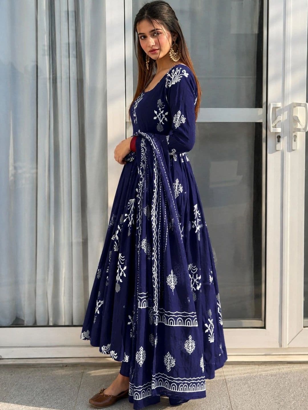 Chhipa Prints Women Ethnic Motifs Printed Empire Kurta with Trousers & With Dupatta thumbnail 2
