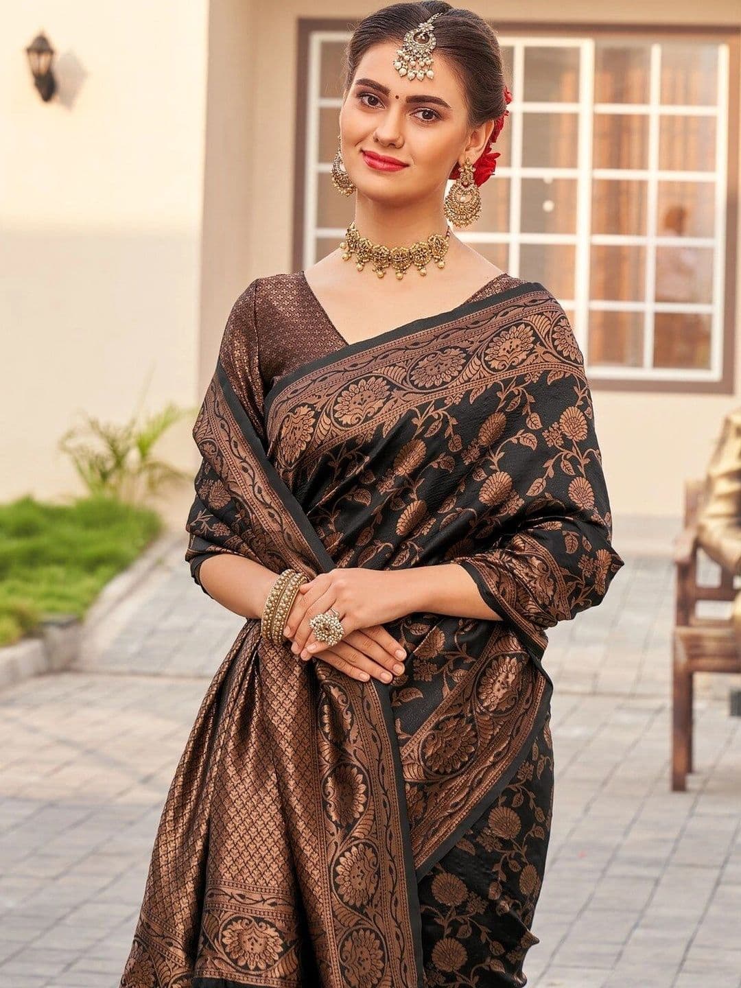 VS MALL Ethnic Motifs Zari Banarasi Saree thumbnail 2