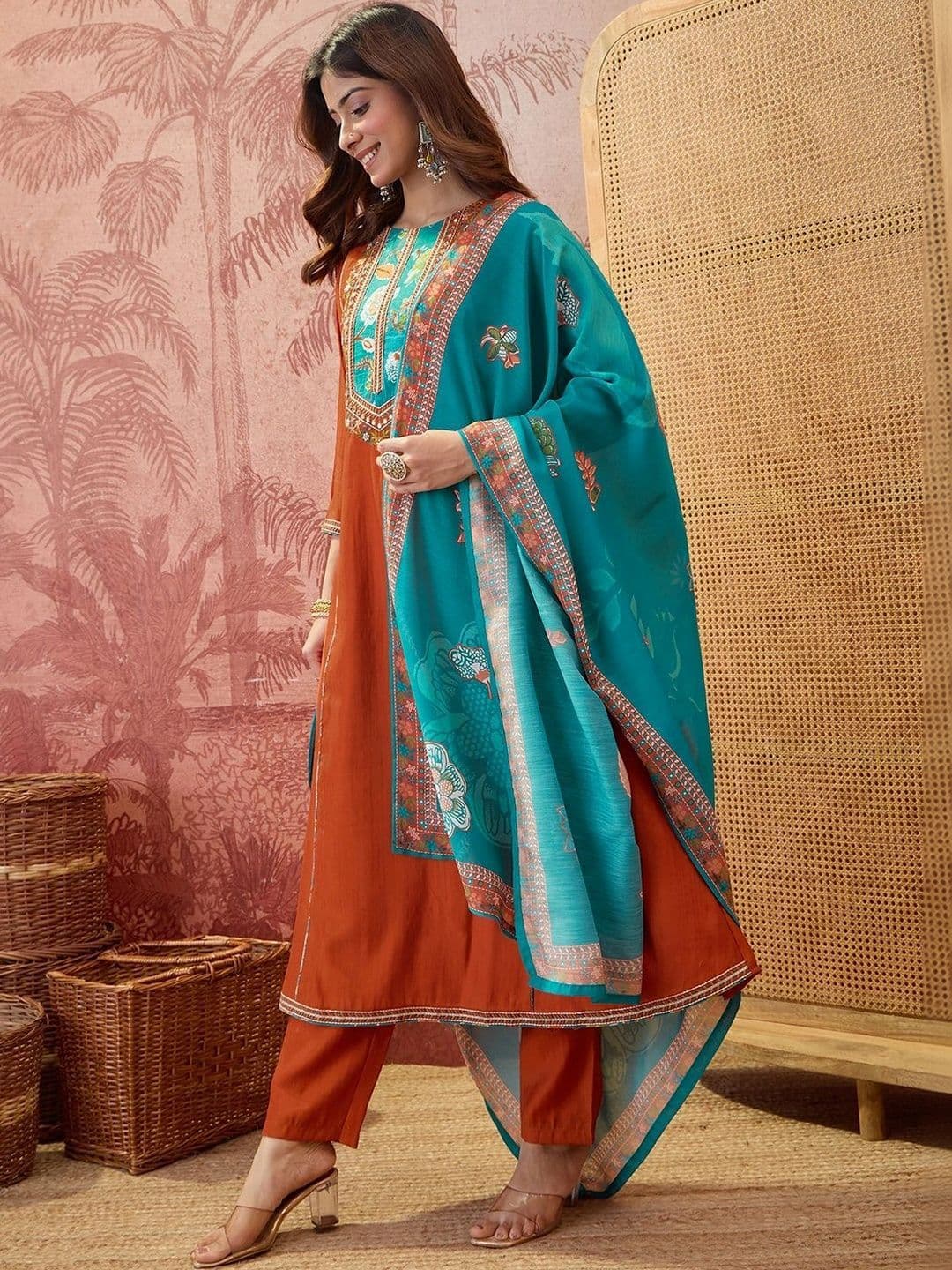 House of Pataudi Women Floral Printed Regular Mirror Work Kurta with Trousers & With Dupatta thumbnail 4